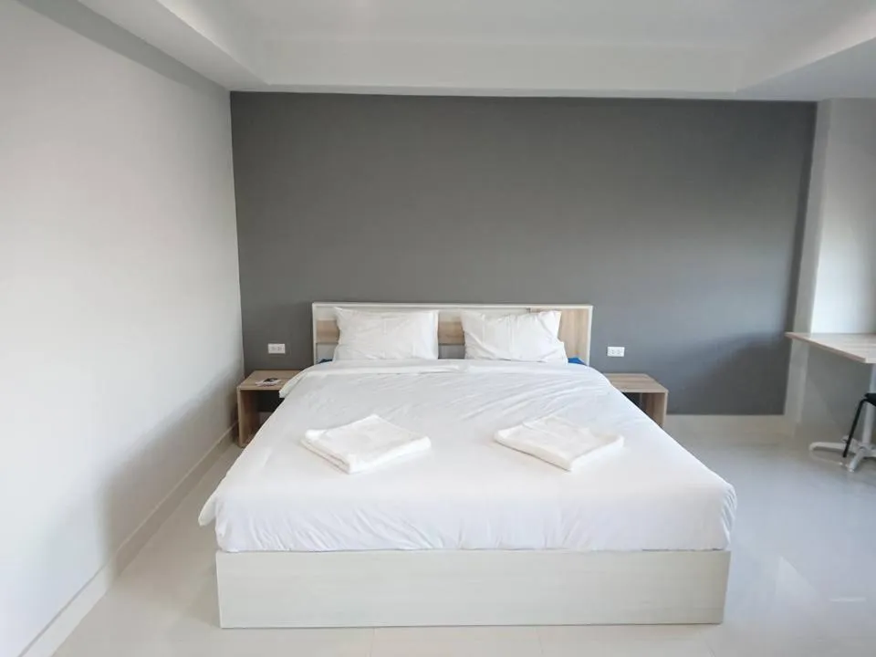 Bed in Ploen Ploen Residence