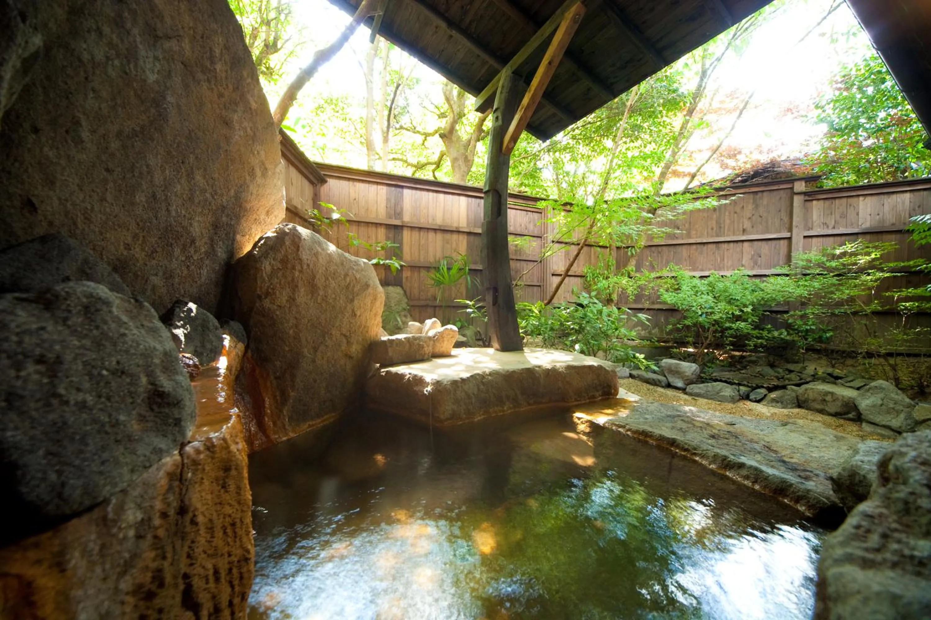 Hot Spring Bath in Hatago Kayausagi