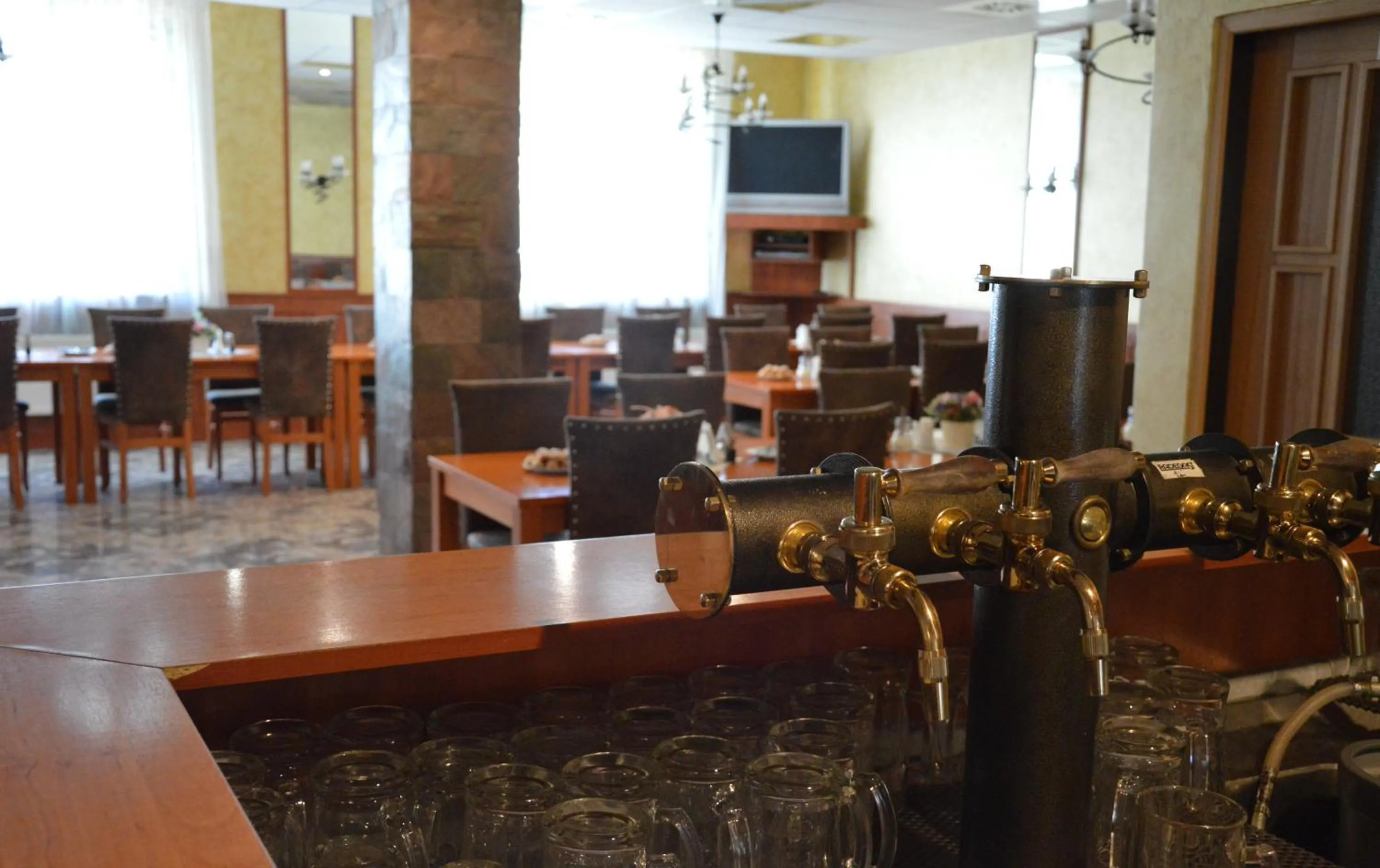 Restaurant/places to eat in Hotel Olga