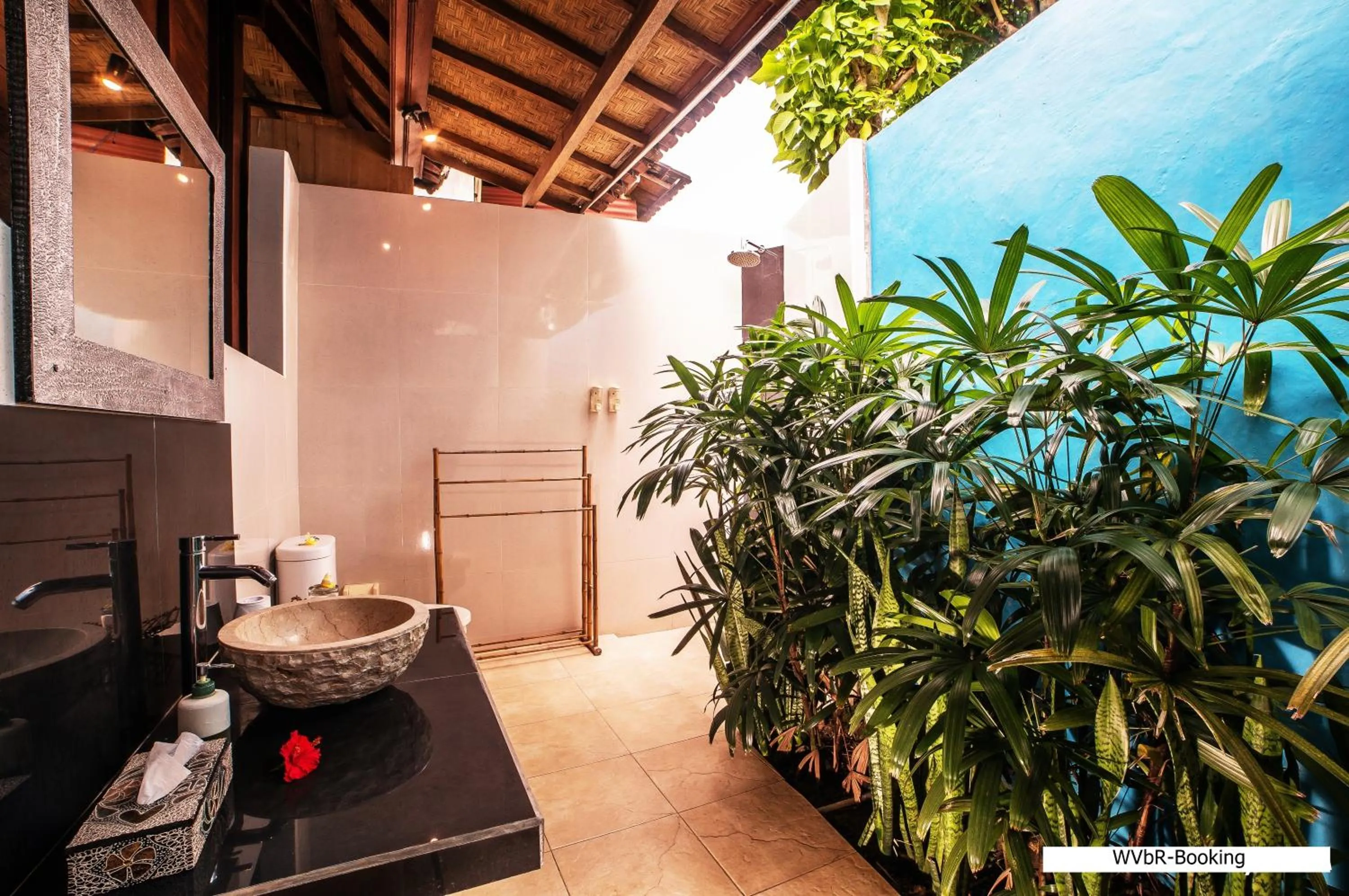 Toilet in Warisan Villa By Reccoma