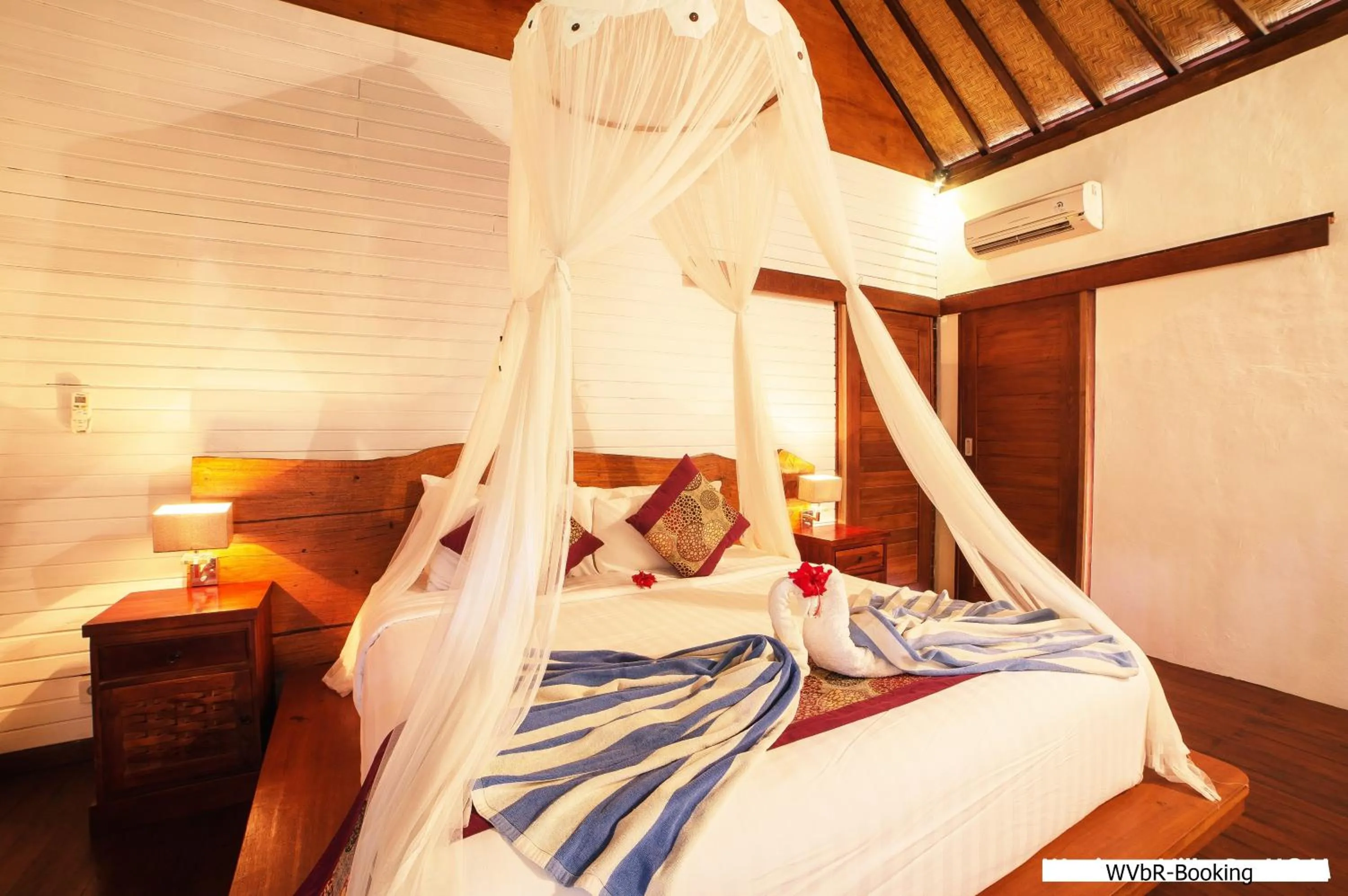 Bed in Warisan Villa By Reccoma