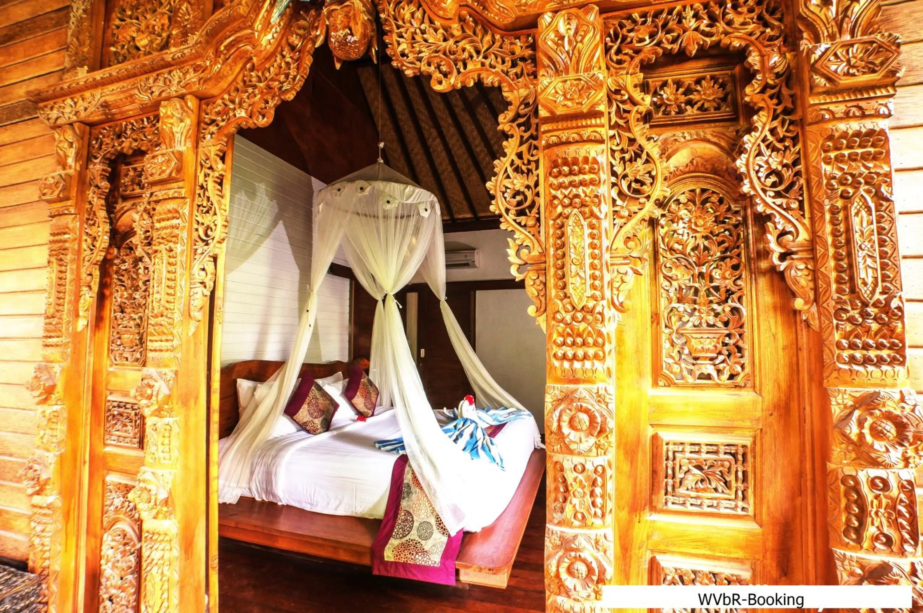 Bed in Warisan Villa By Reccoma