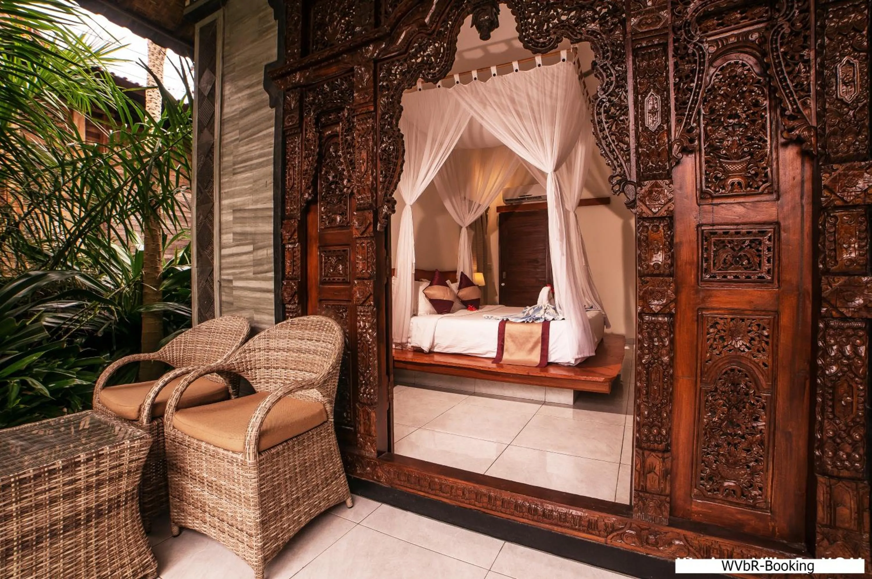 Patio in Warisan Villa By Reccoma