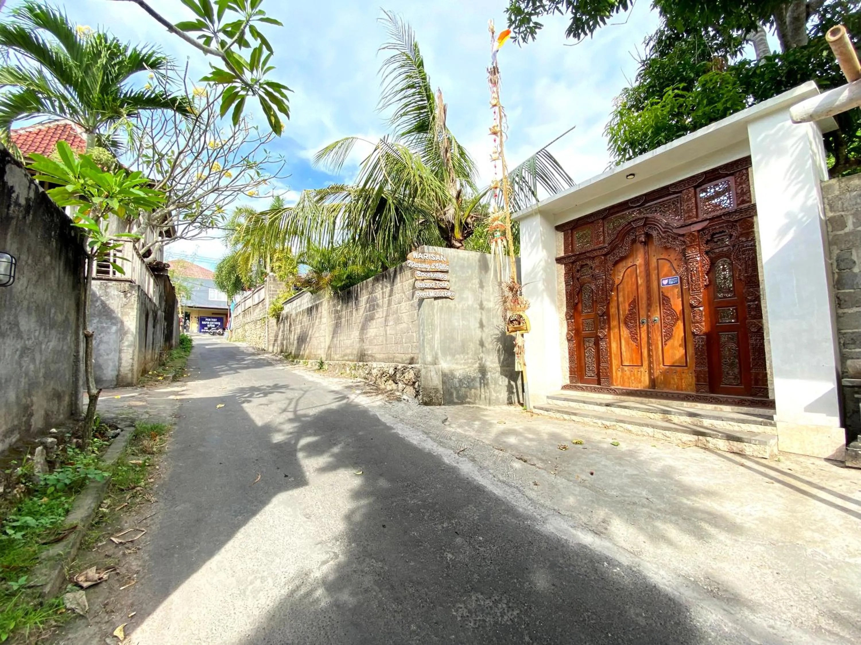 Facade/entrance in Warisan Villa By Reccoma