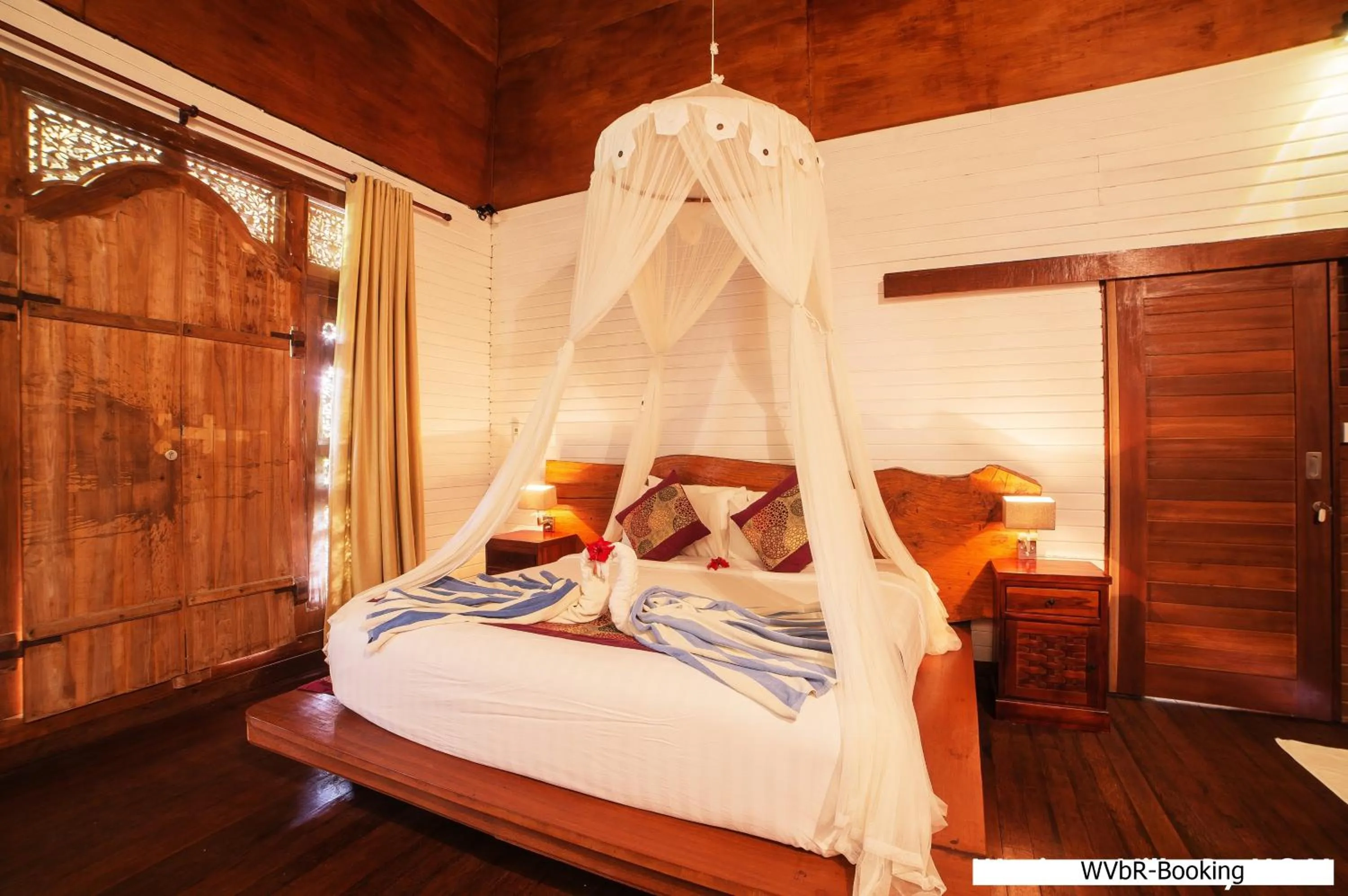 Bed in Warisan Villa By Reccoma