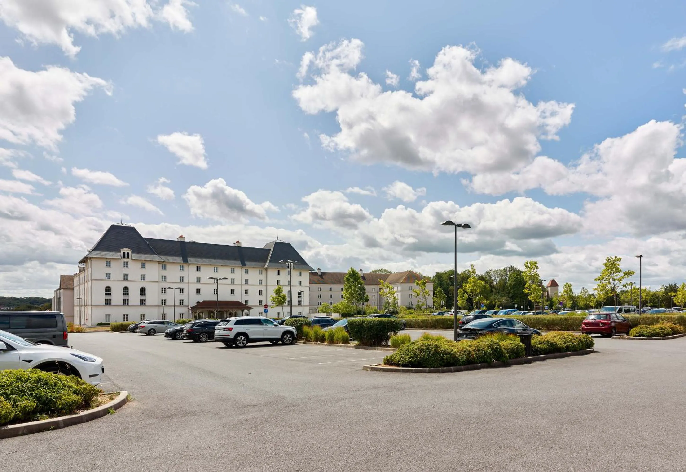 Property building in B&B HOTEL près de Disneyland Paris