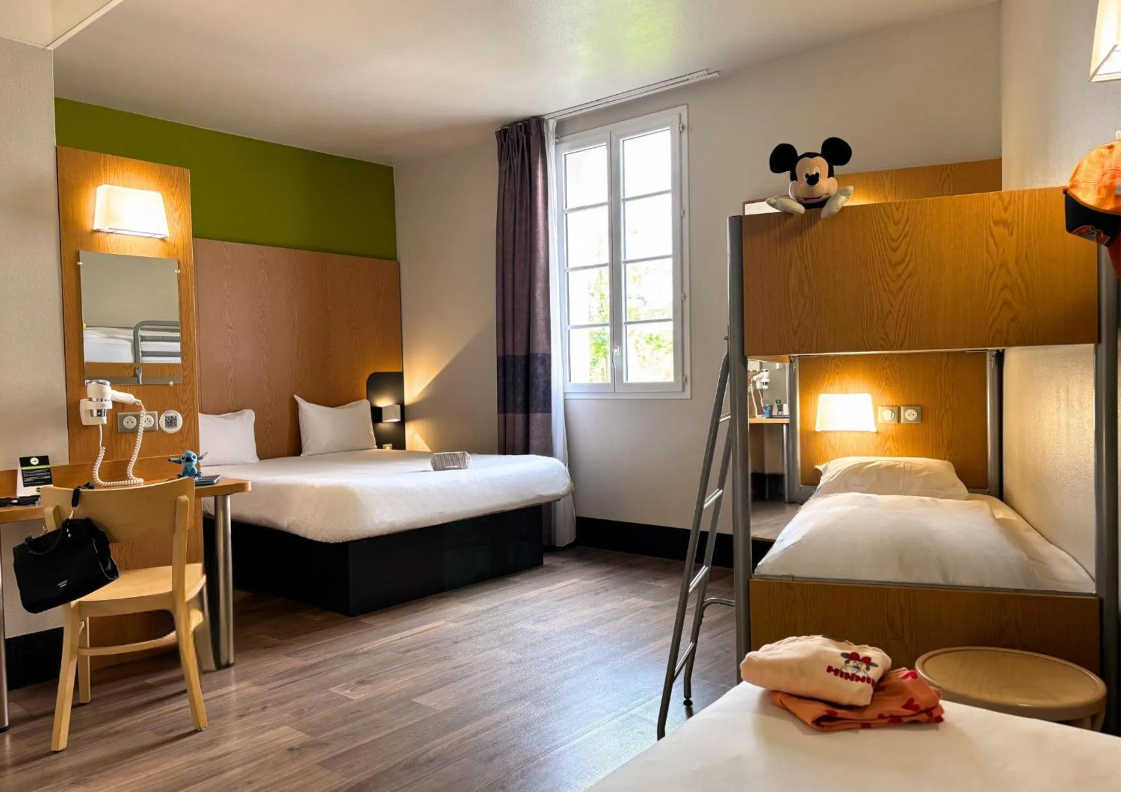 Bedroom, Bed in B&B HOTEL près de Disneyland Paris