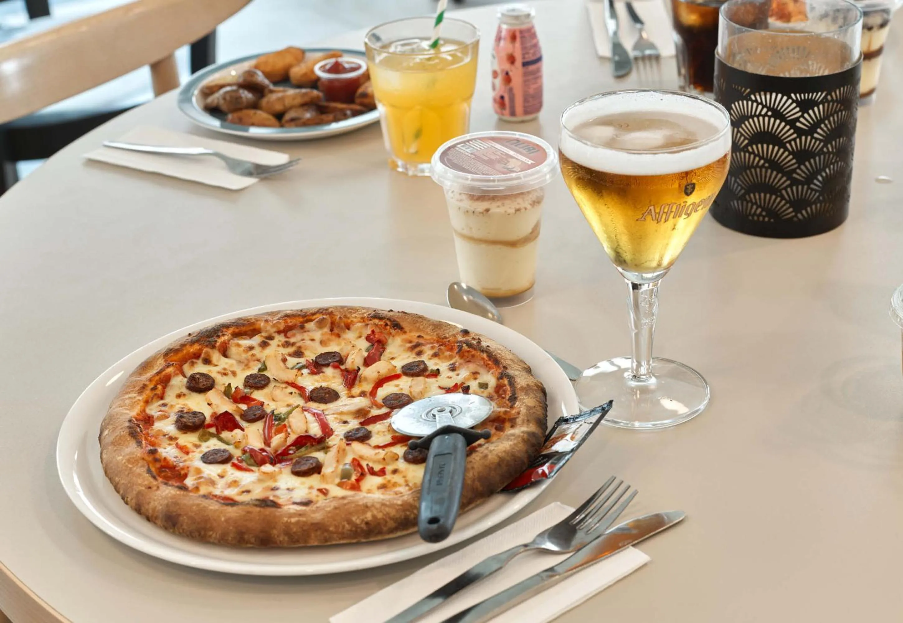 Food and drinks in B&B HOTEL près de Disneyland Paris