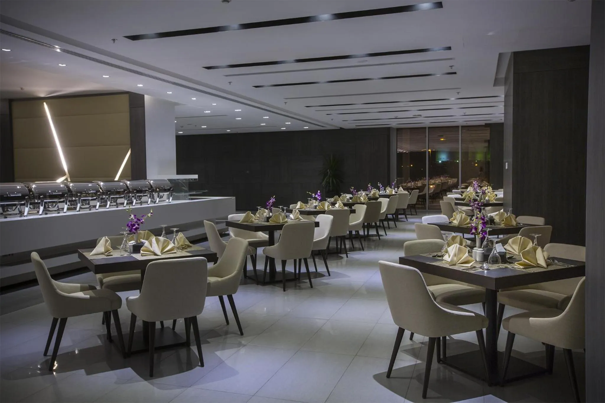 Restaurant/places to eat in Executives Hotel - KAFD