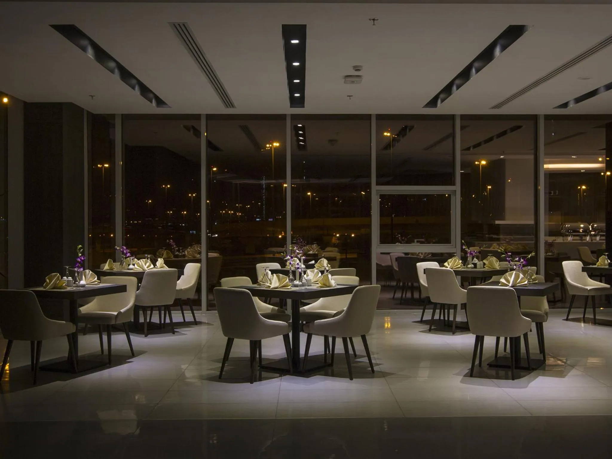 Restaurant/places to eat in Executives Hotel - KAFD