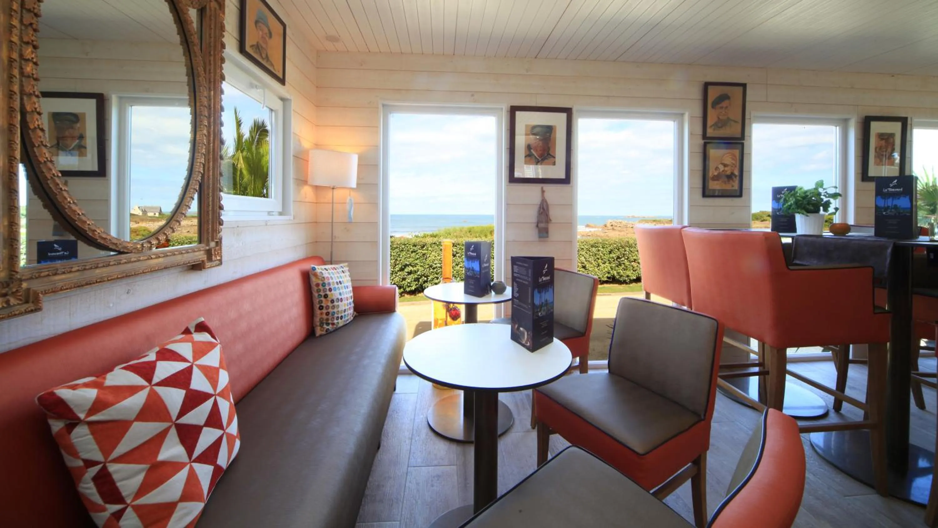 Lounge or bar in Le Theven