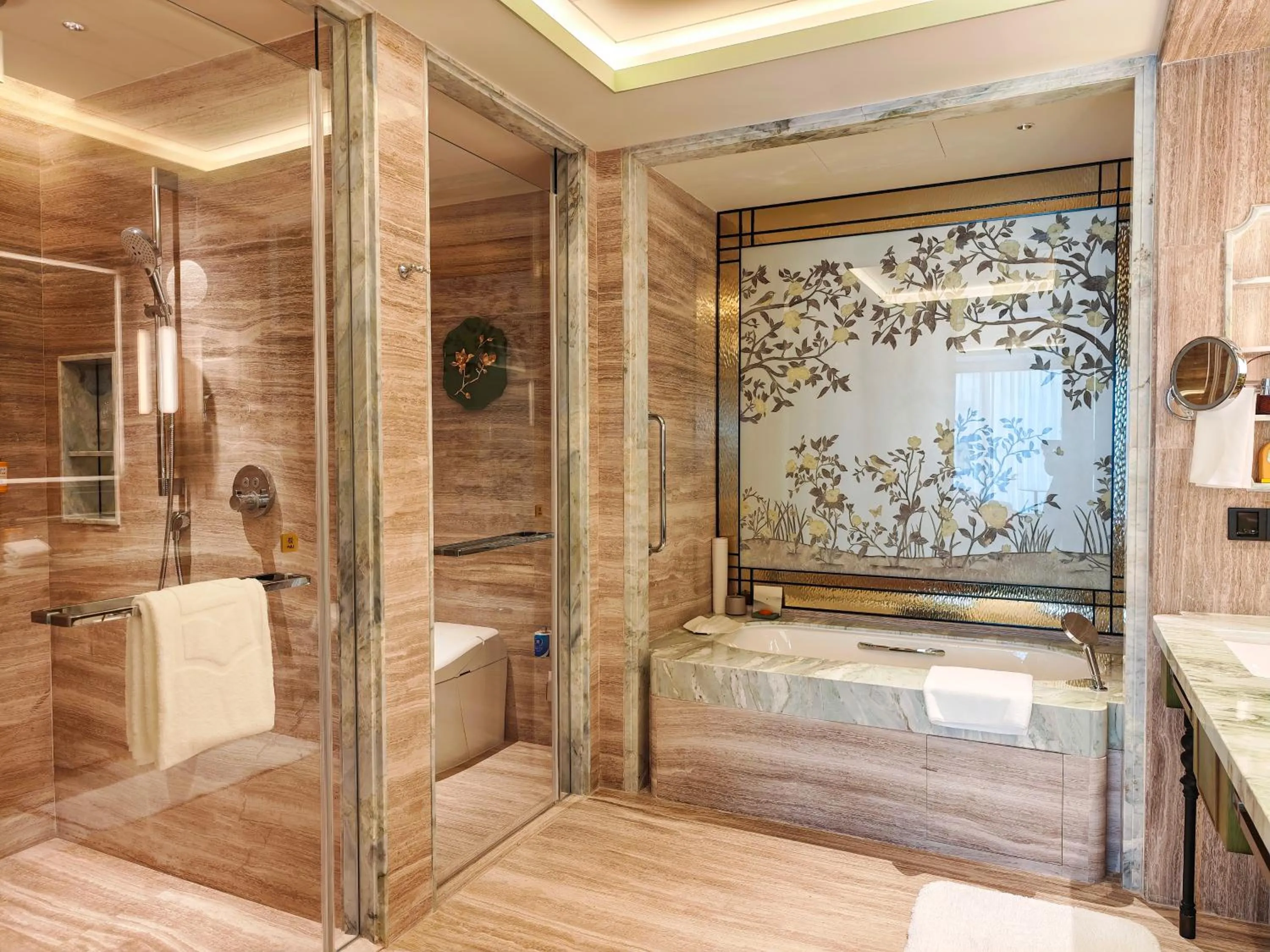 Toilet in Shangri-La Kunming