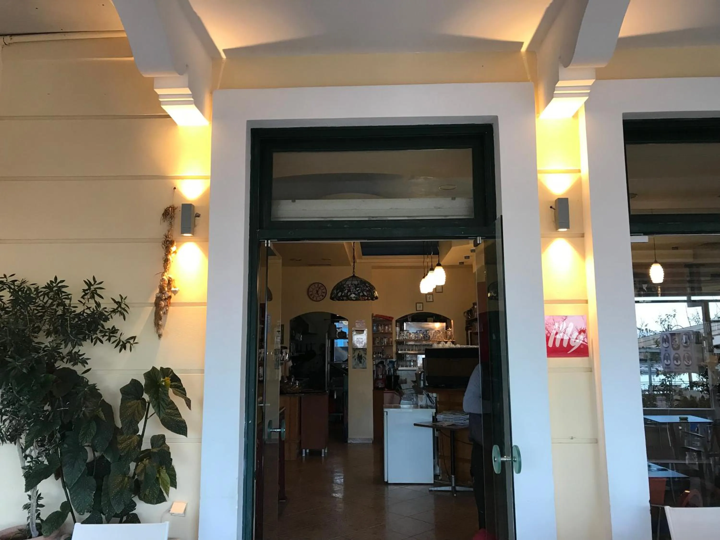 Restaurant/places to eat in Galaxy Rooms