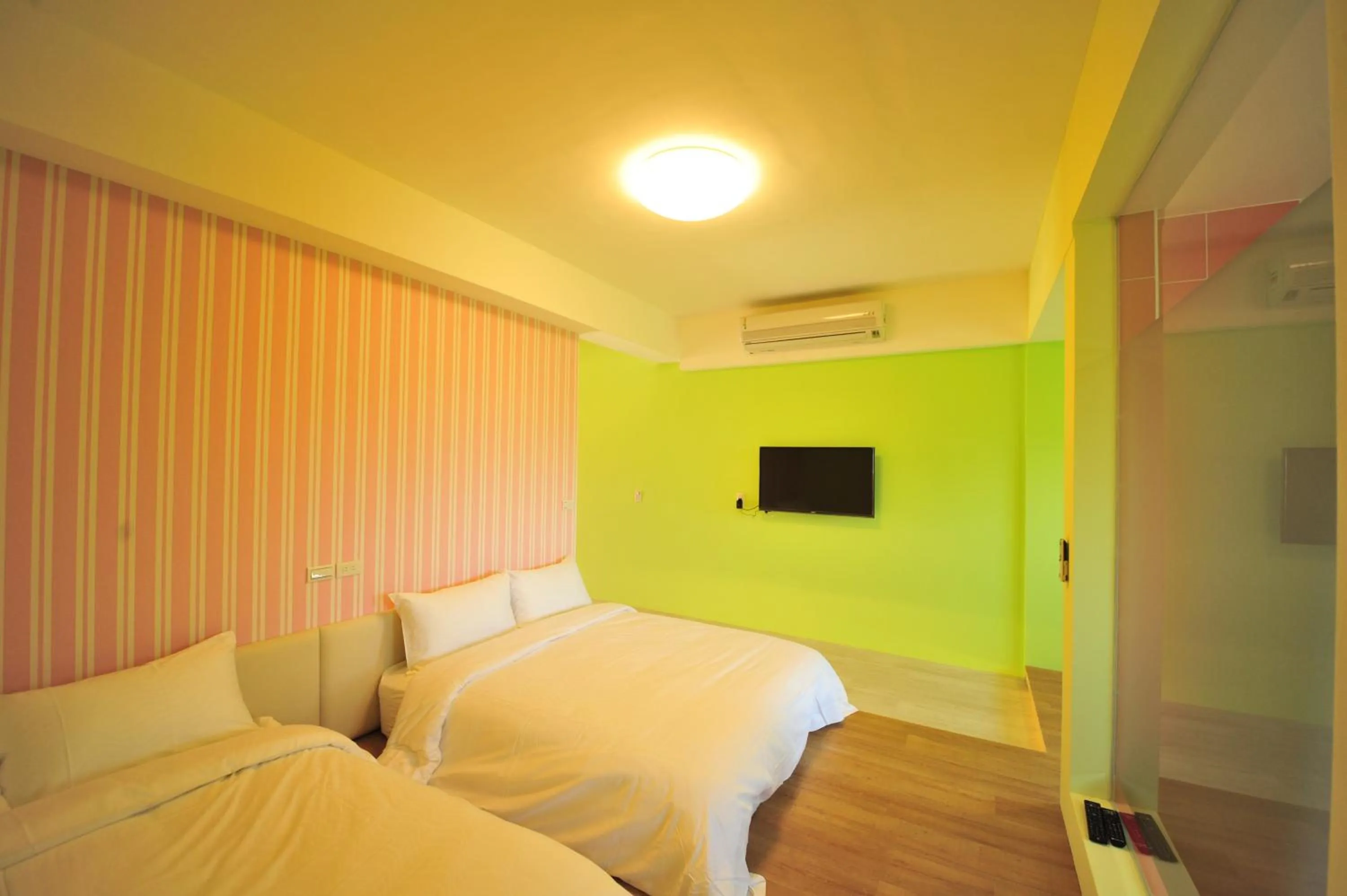 Bedroom, Bed in Little Sunshine