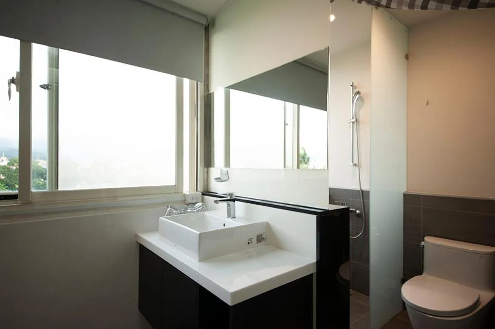 Bathroom in Little Sunshine