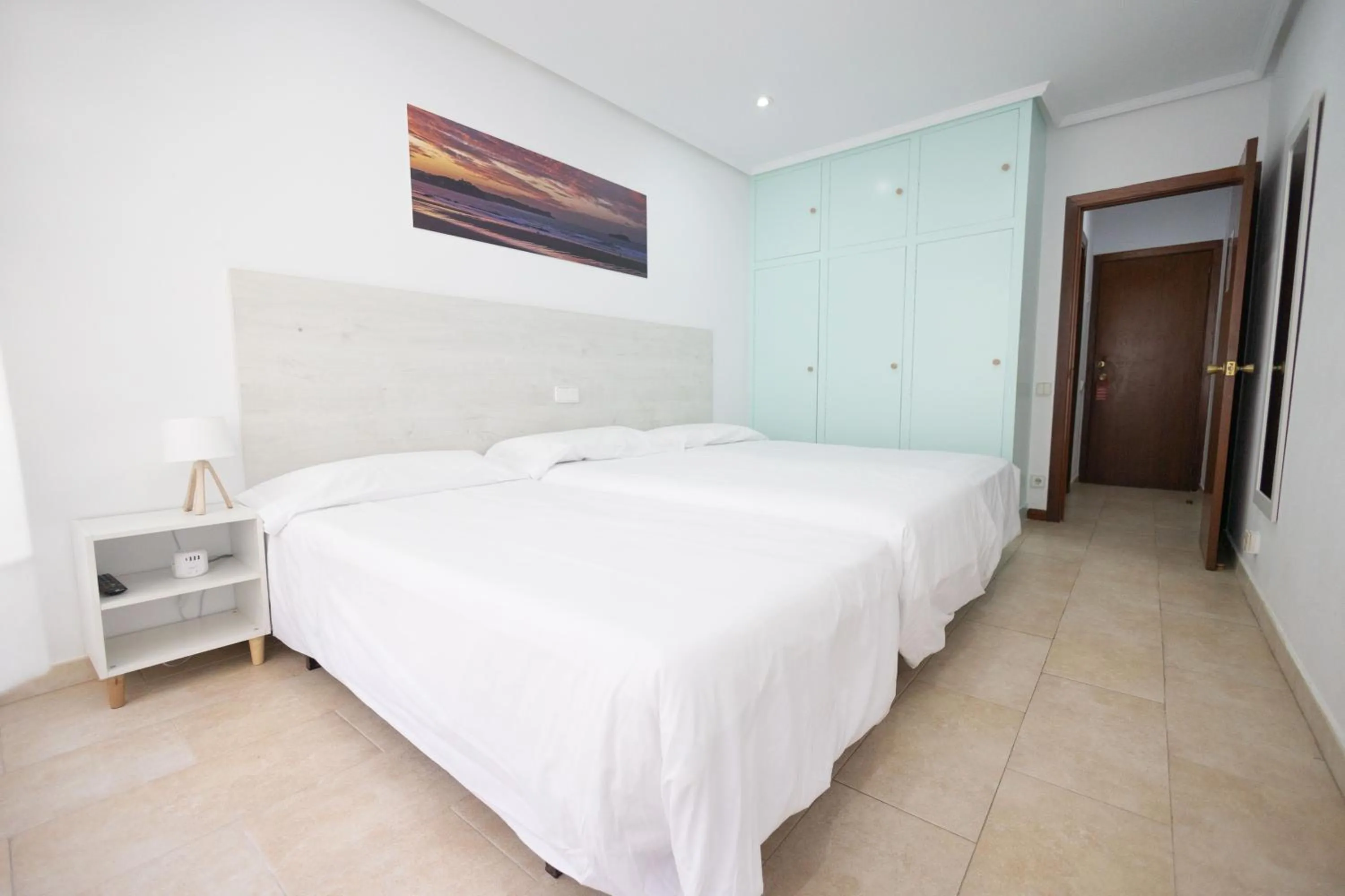 Bed in Hotel Pinar Somo Surf