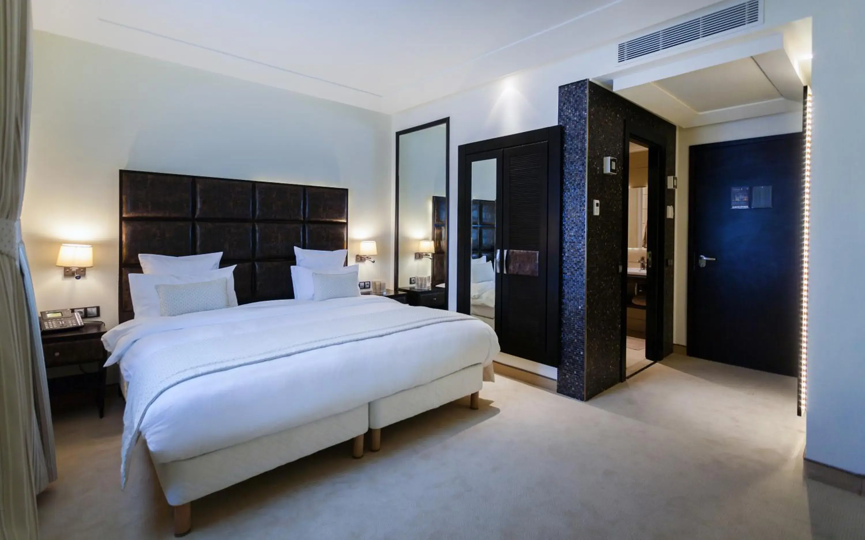 Standard Double Room in Business Hotel Standard Double Room in Business Hotel