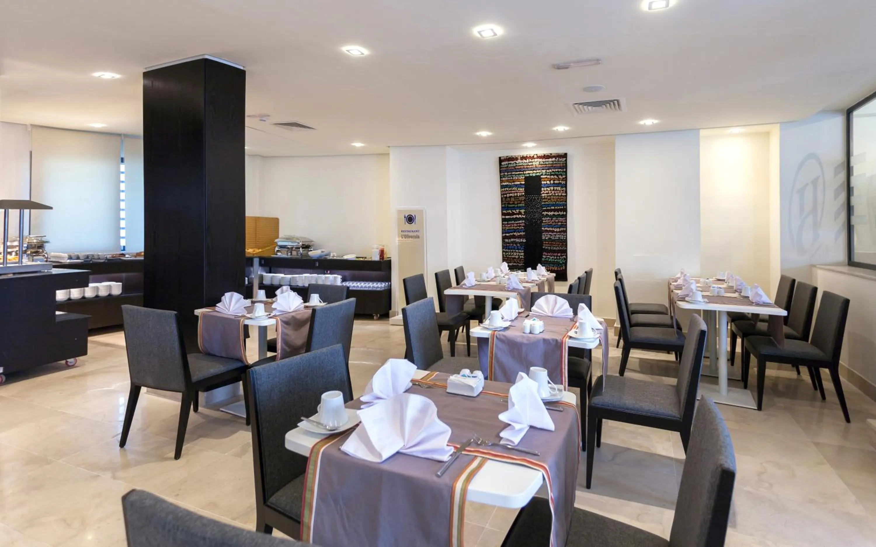 Restaurant/places to eat in Business Hotel