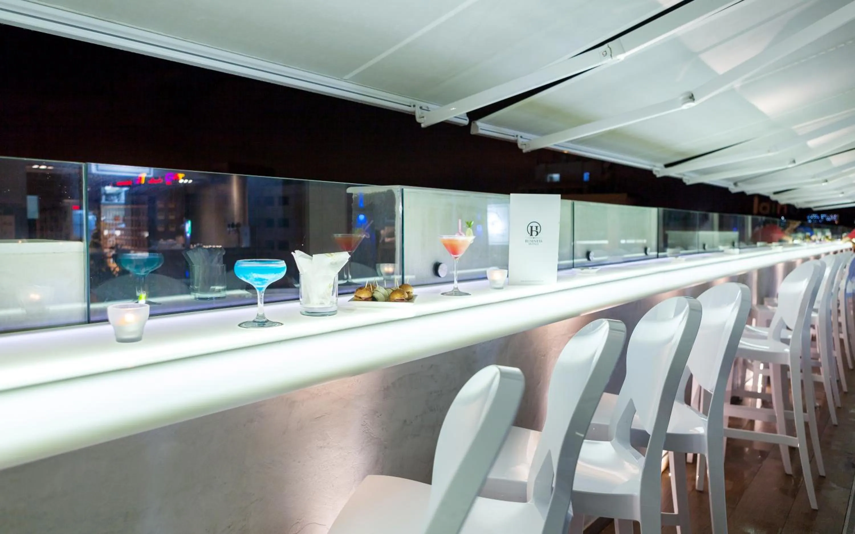 Nightclub / DJ in Business Hotel