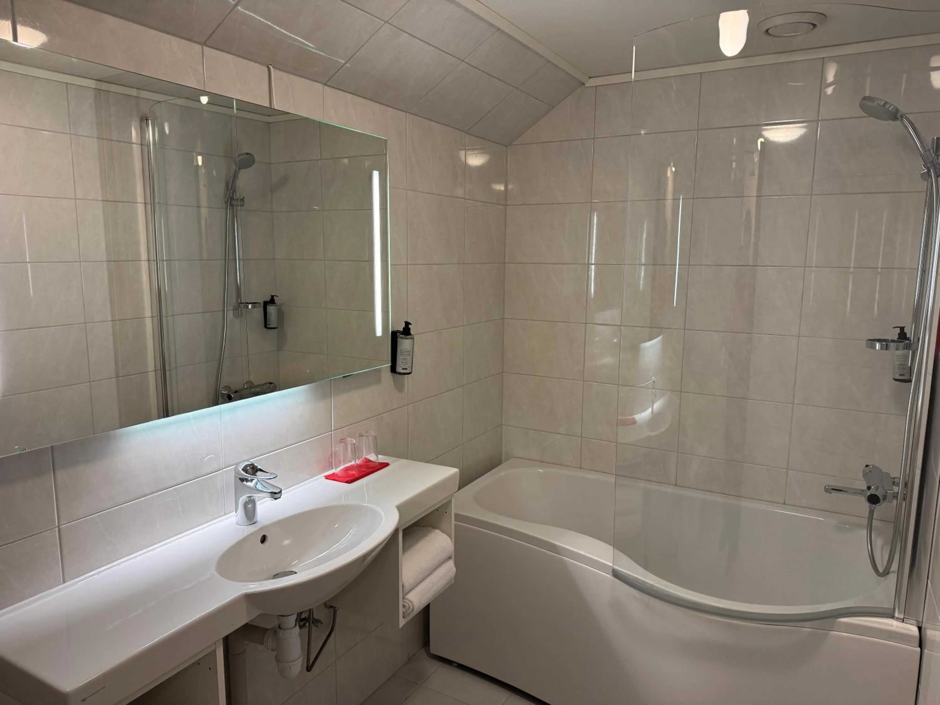 Bathroom in Park Hotel Vossevangen