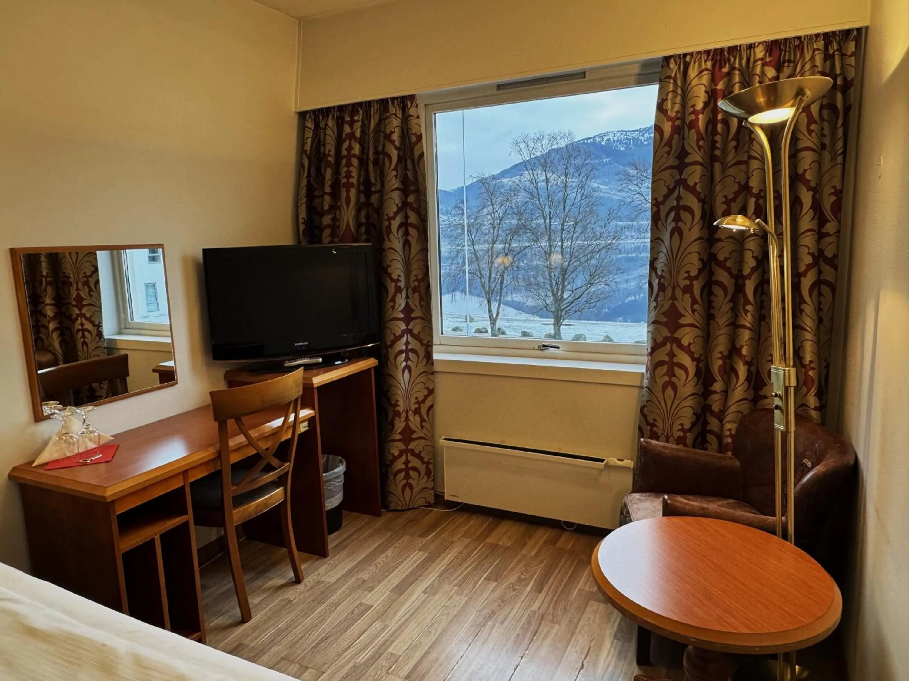 Seating area, Bed in Park Hotel Vossevangen