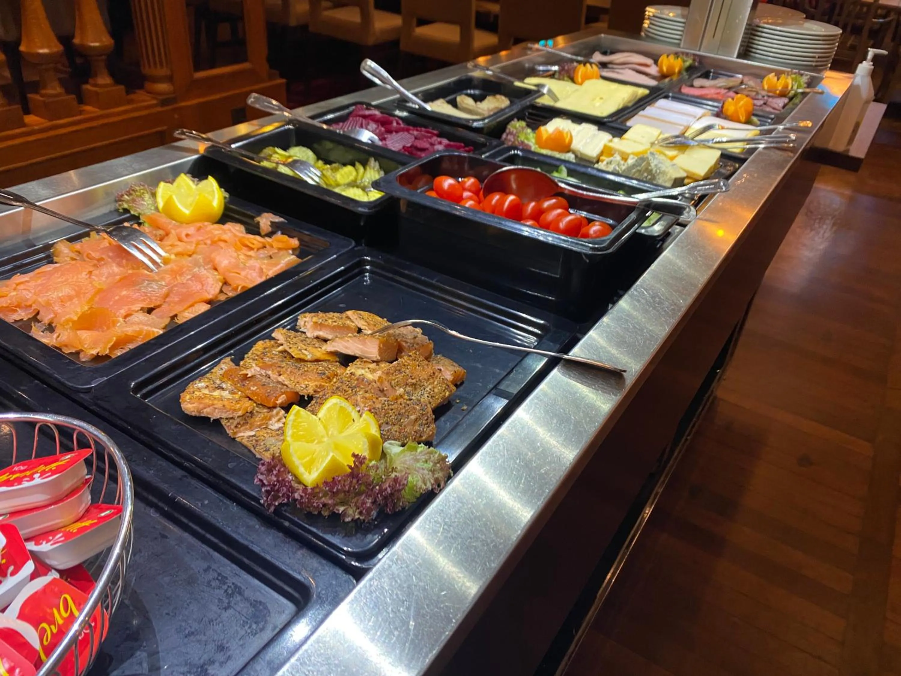 Buffet breakfast in Park Hotel Vossevangen