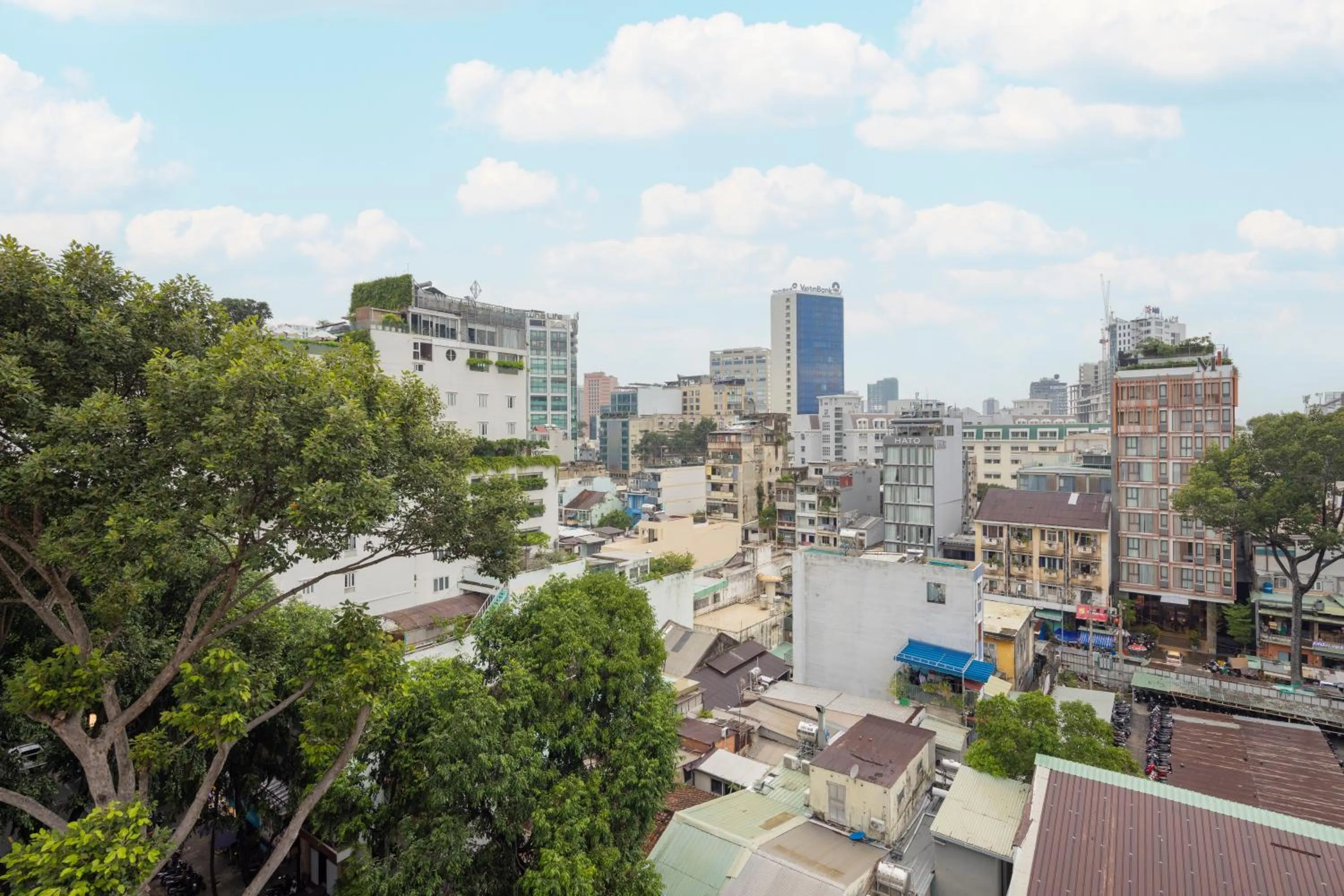 Property building in Saigon Pink Hotel