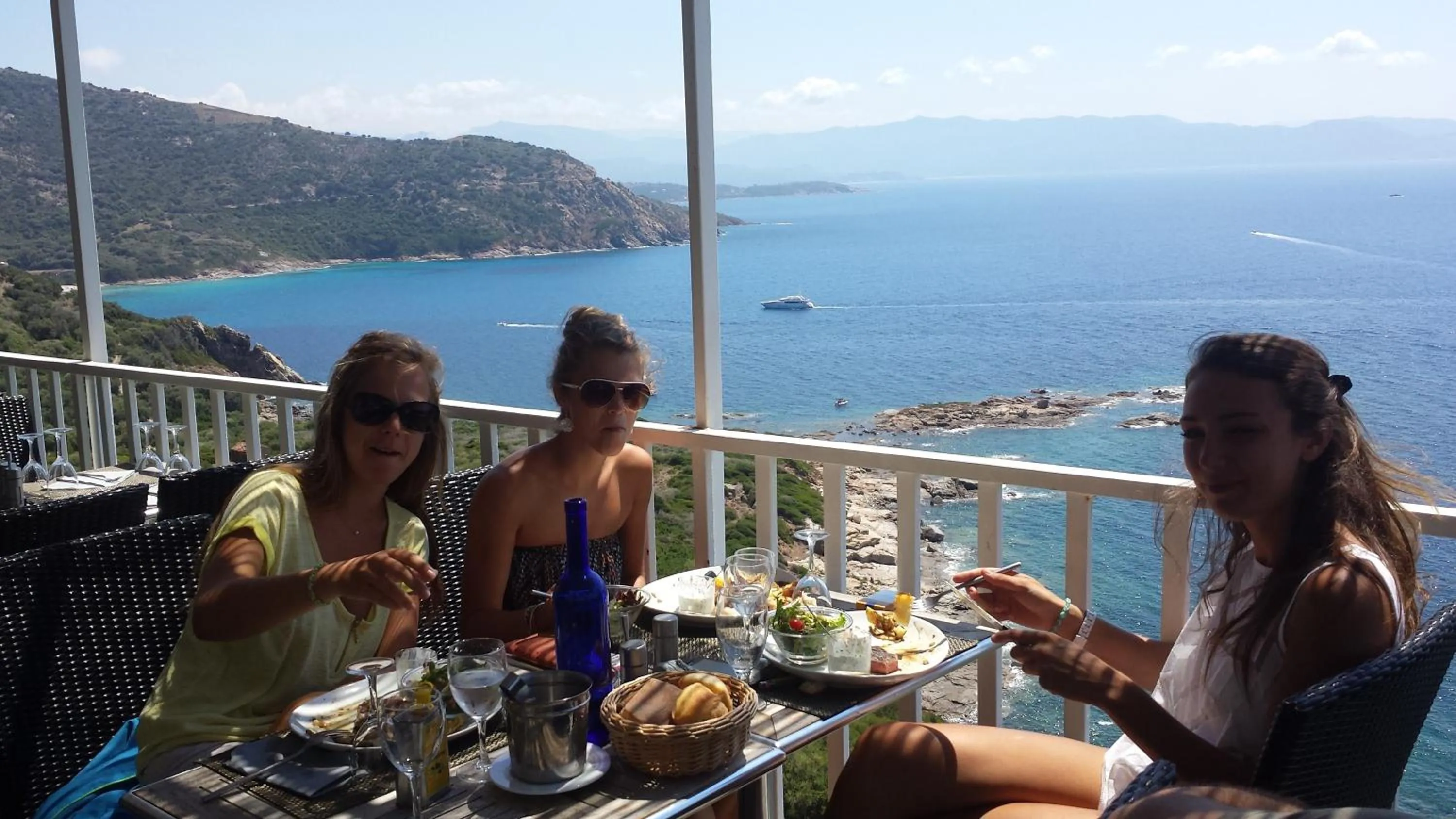 Restaurant/places to eat in Bel Mare