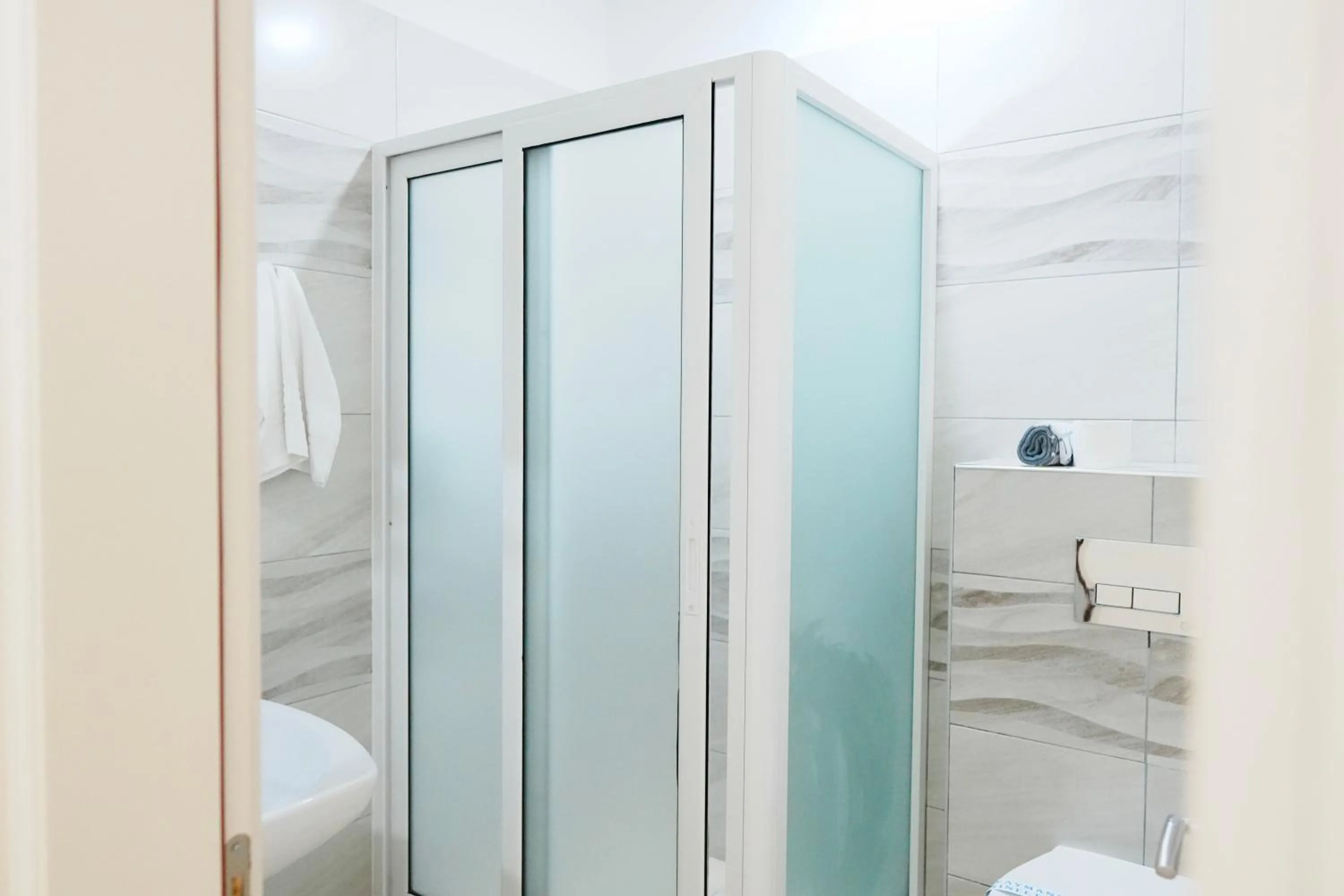 Shower in Hotel Mediterrane