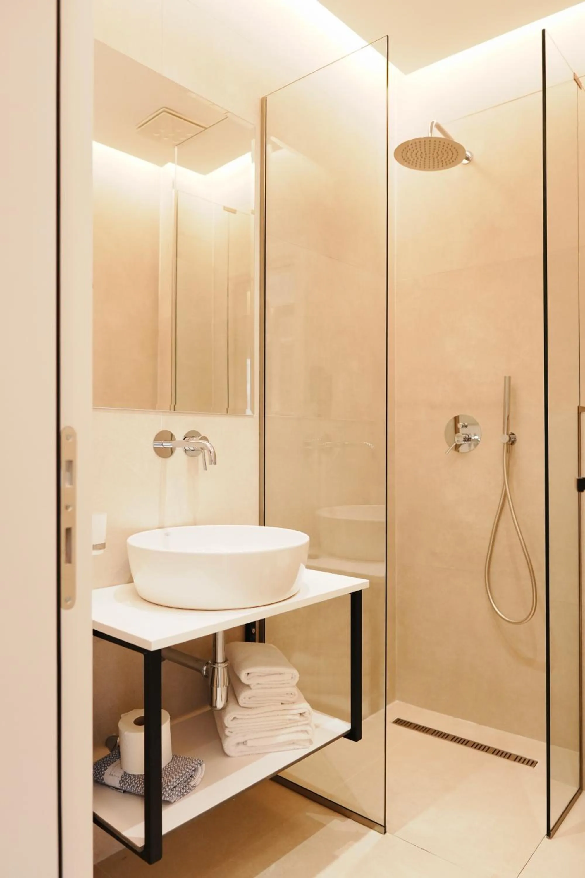 Bathroom in Hotel Mediterrane