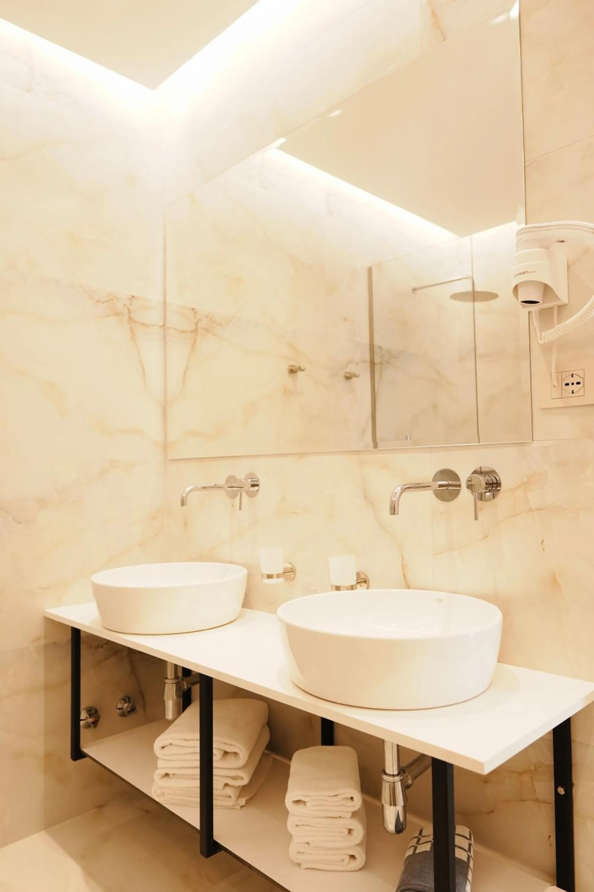 Bathroom in Hotel Mediterrane