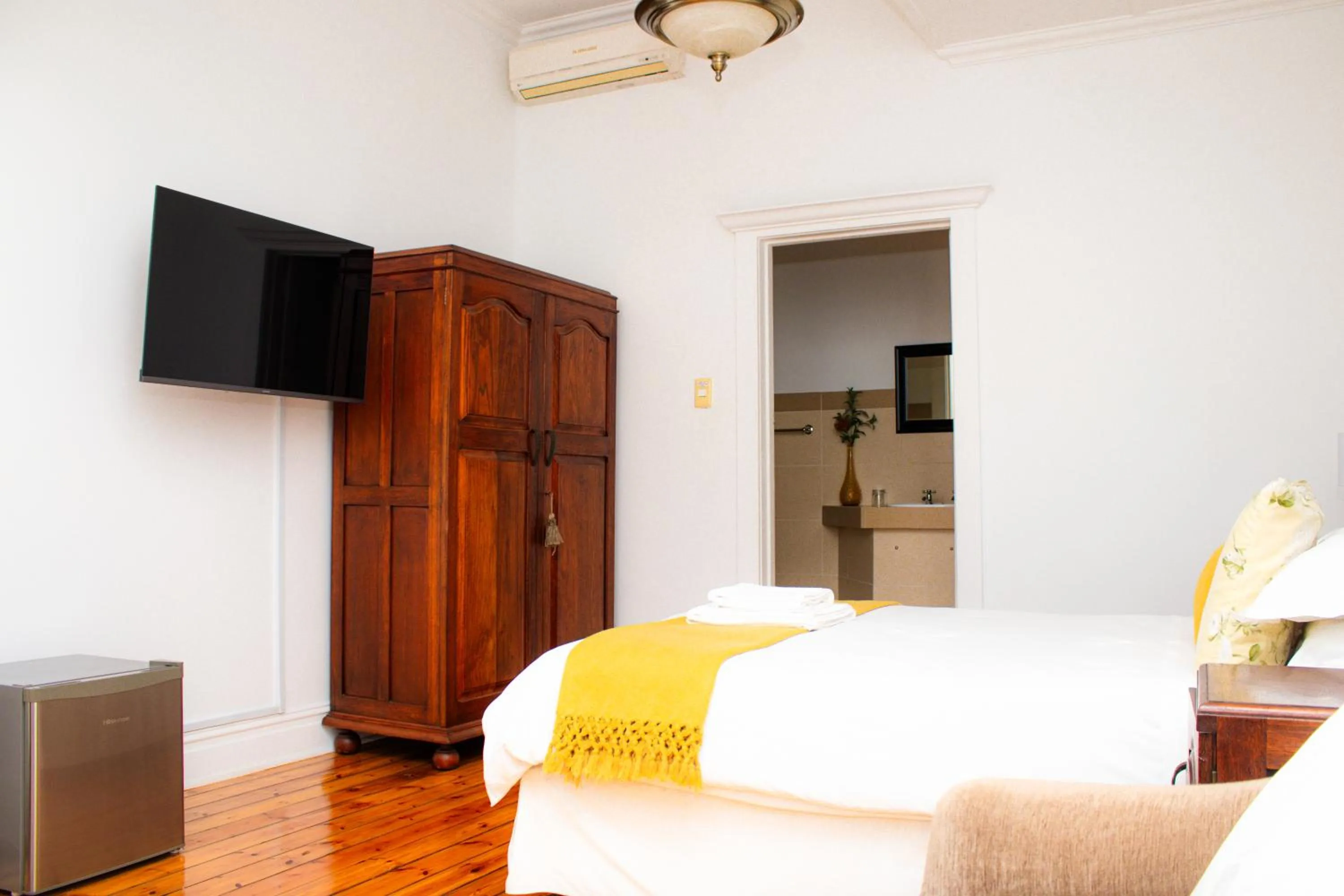 Bed in Roseland House