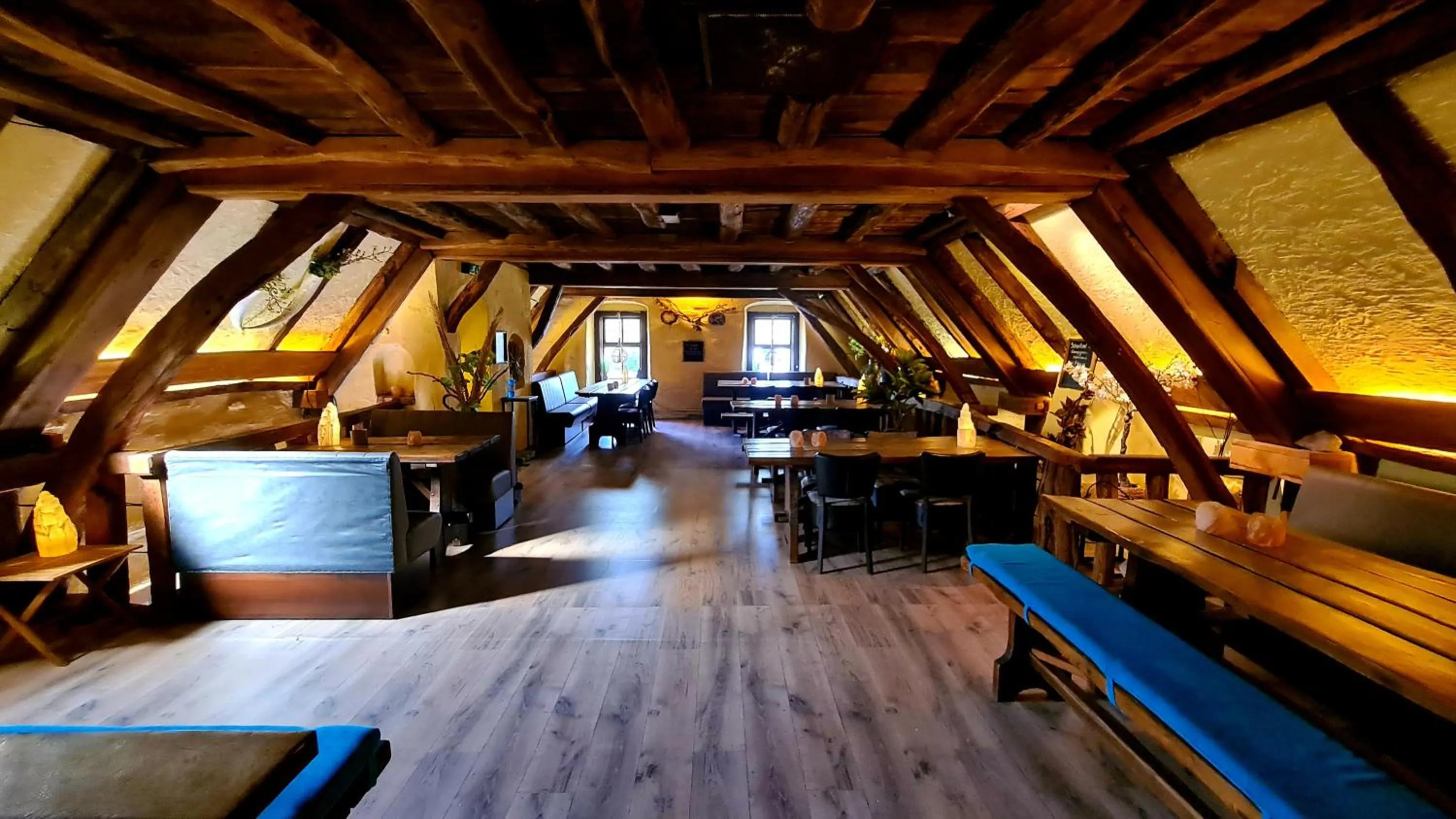 Restaurant/places to eat in Hotel Bertram