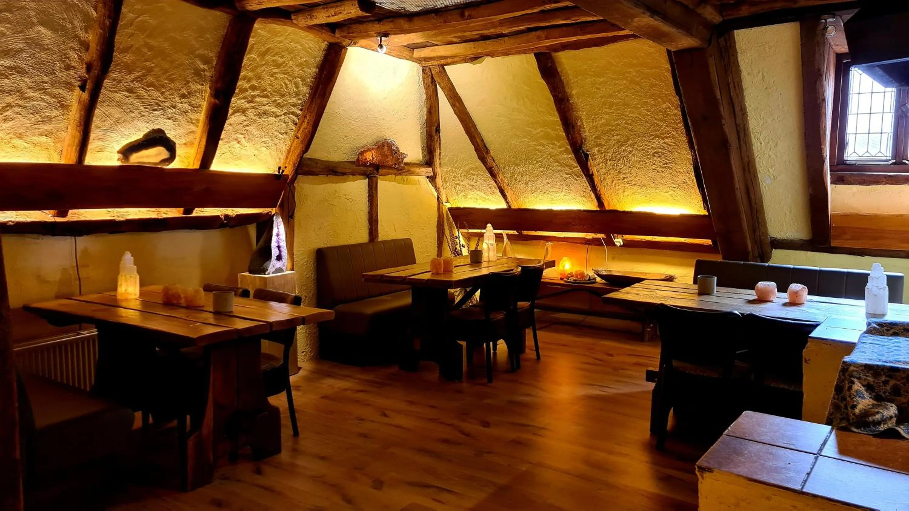 Restaurant/places to eat in Hotel Bertram