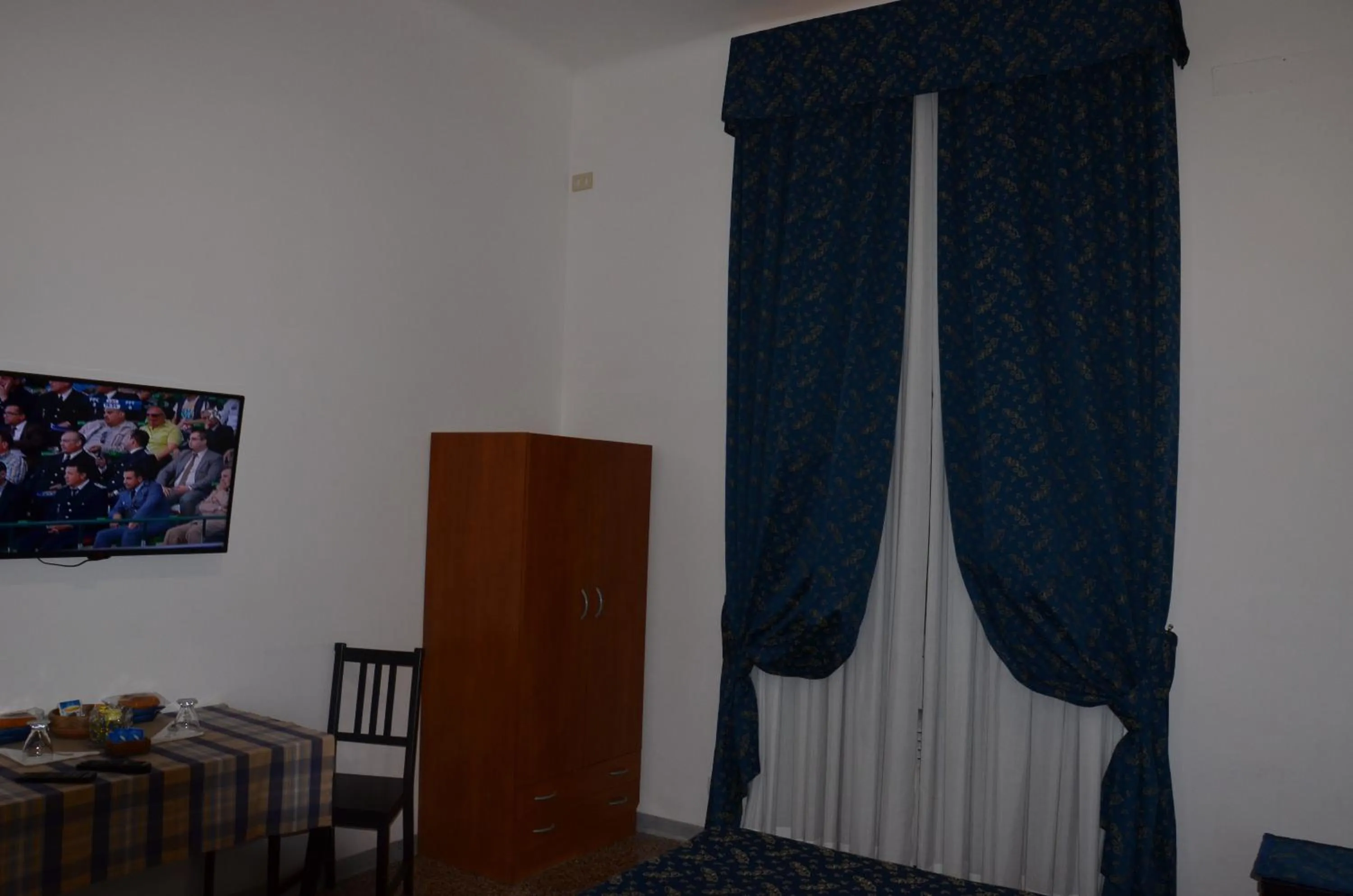 TV and multimedia, Bed in Ines Downtown B&B