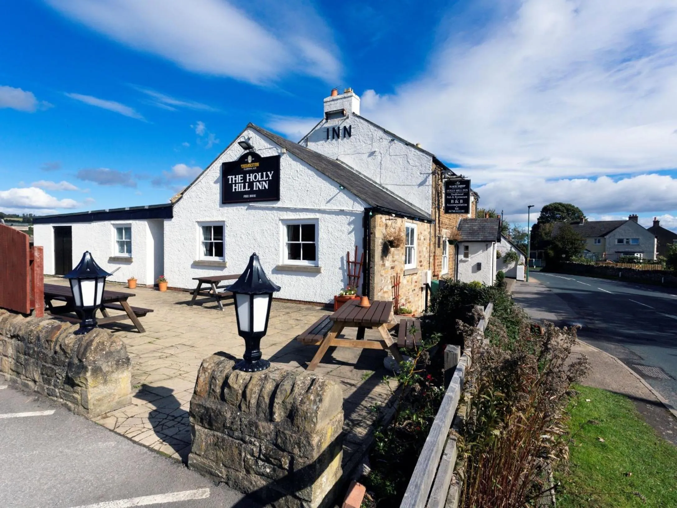 Property building in Holly Hill Inn