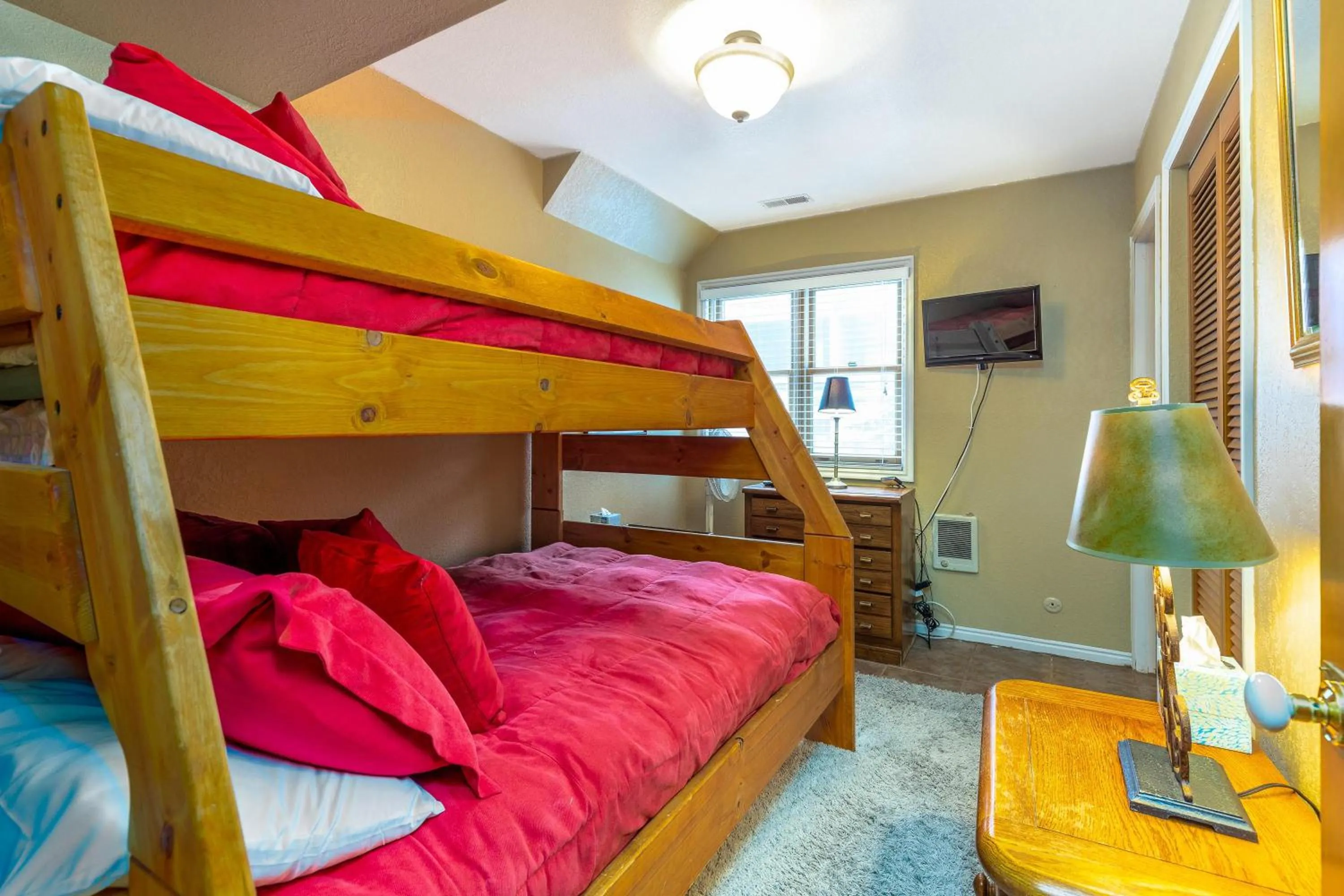 Bed in 14th Street Townhouses #2