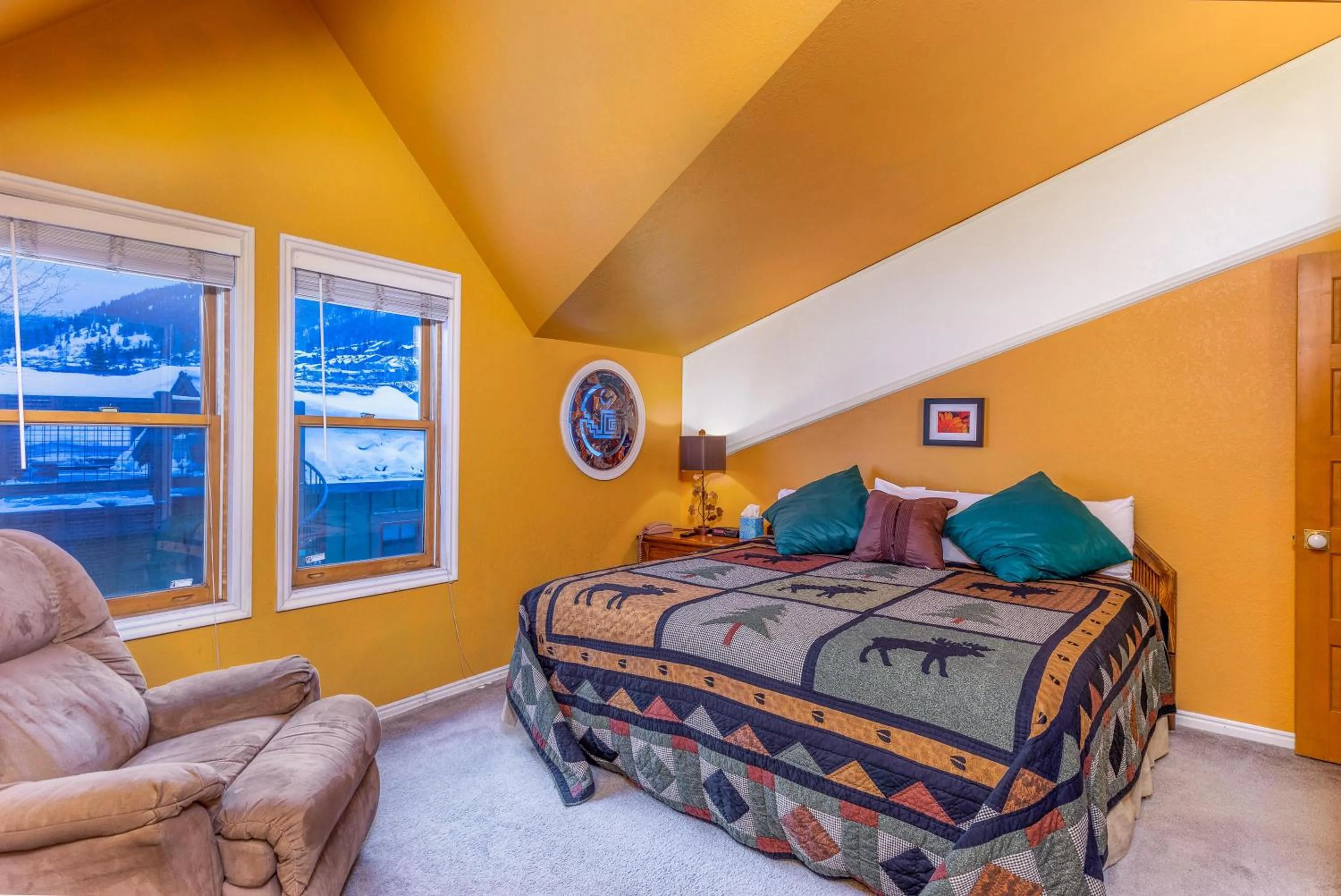 Bed in 14th Street Townhouses #2