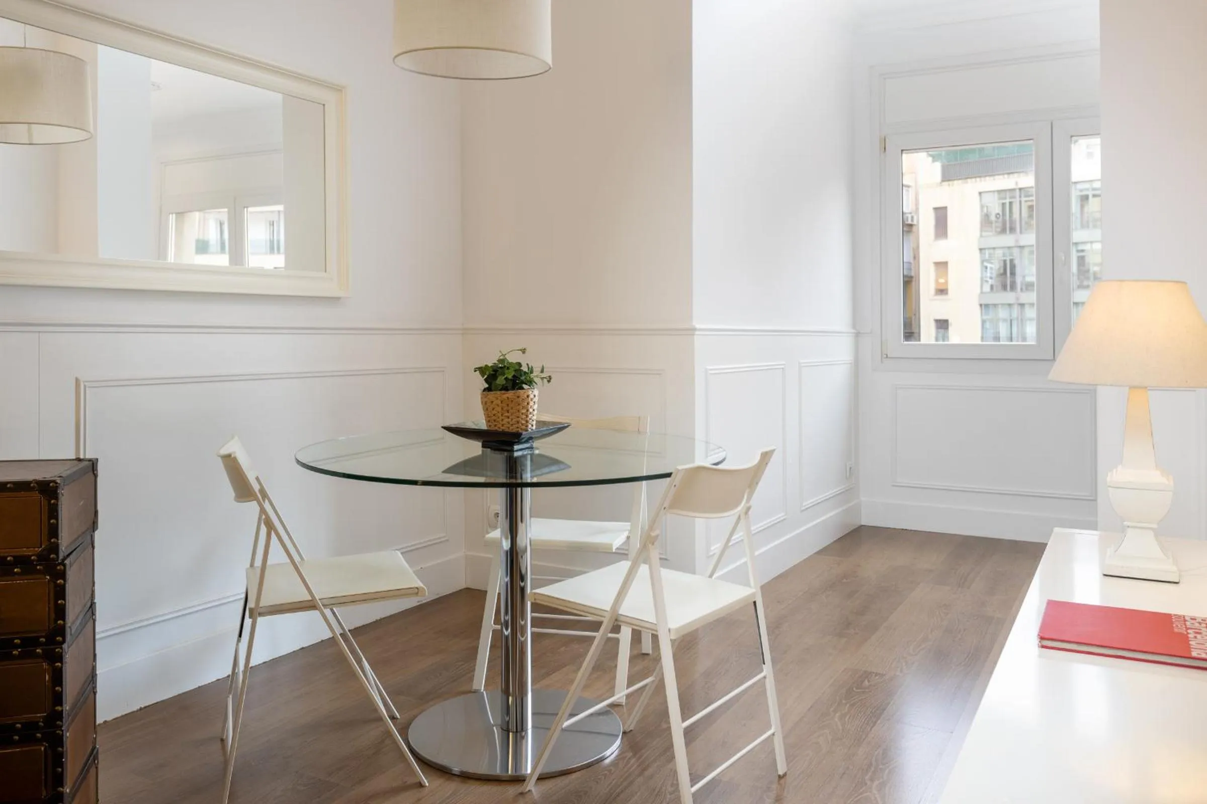 Enjoybcn Coliseum Apartments