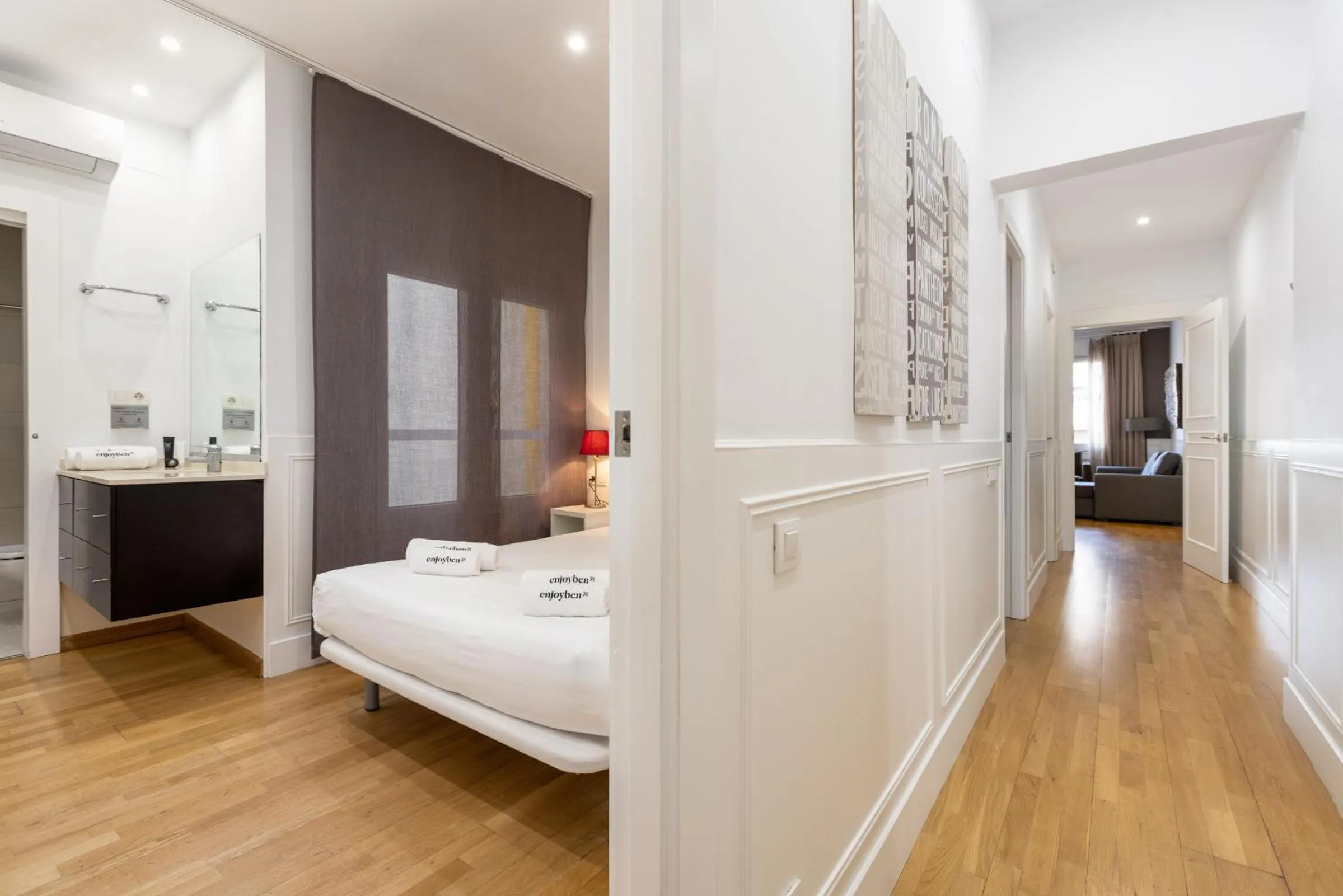 Bed in Enjoybcn Coliseum Apartments