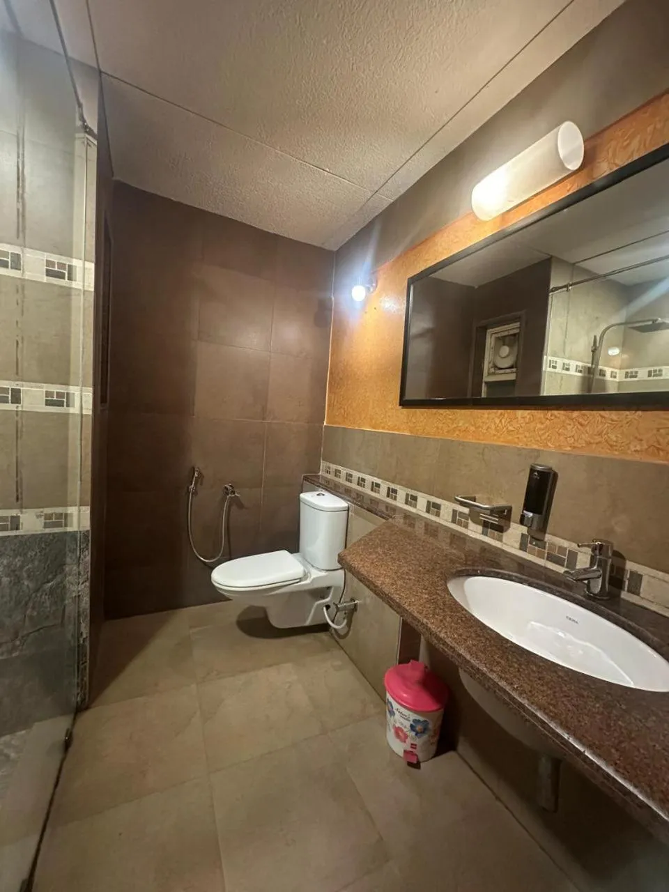 Bathroom in Hotel Mount Regency