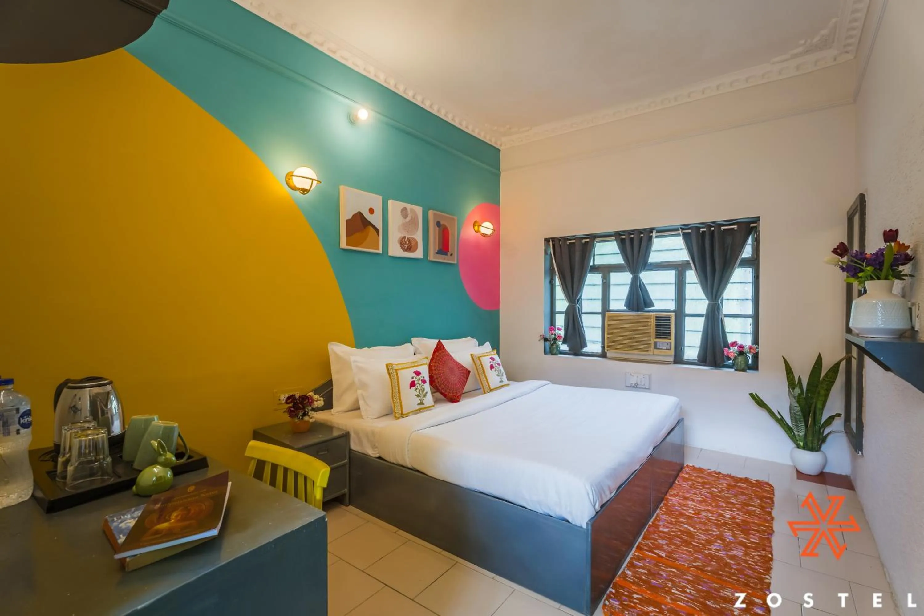 Living room, Bed in Zostel Pushkar