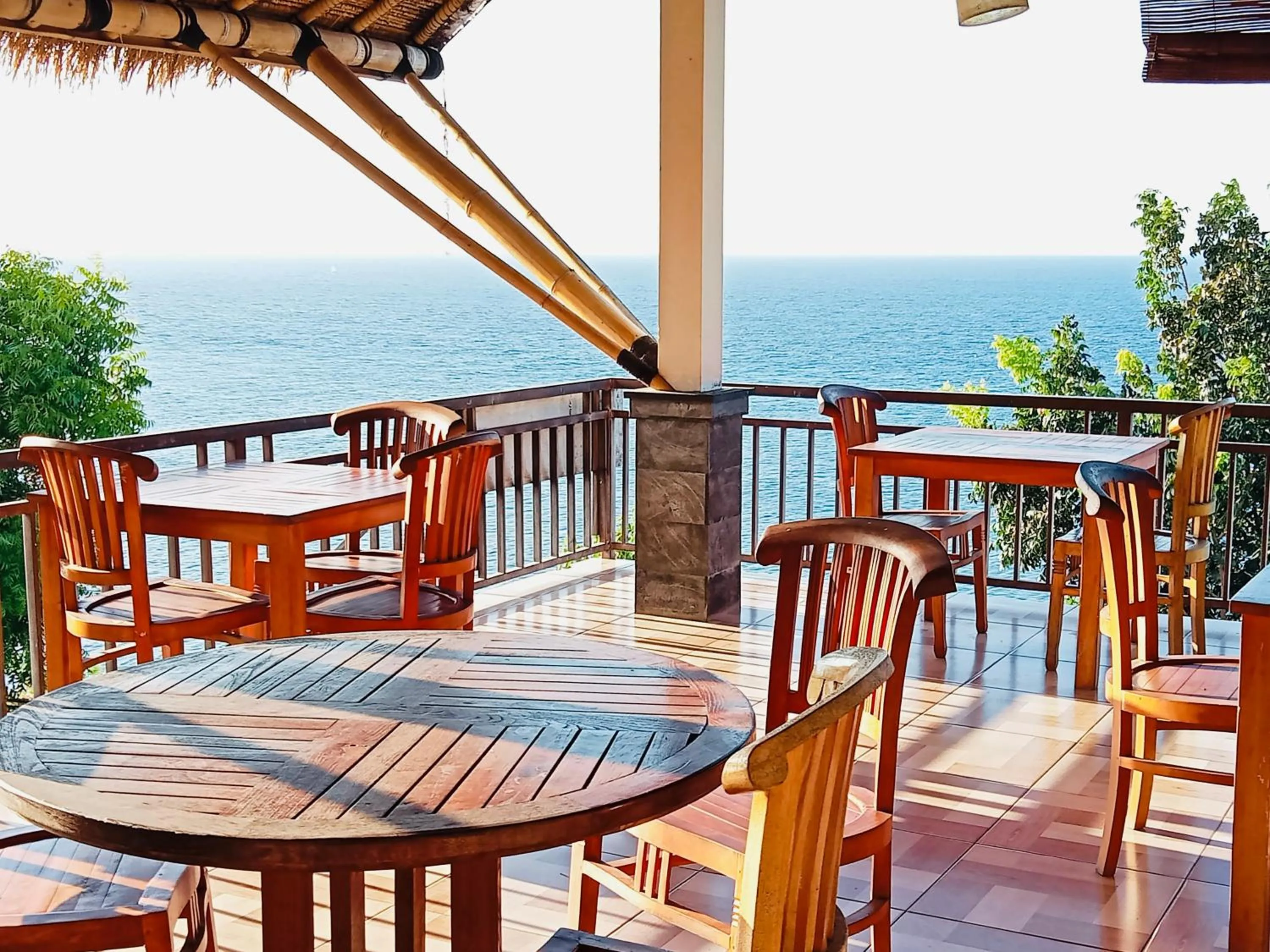 Restaurant/places to eat in Shankara Parada Villas