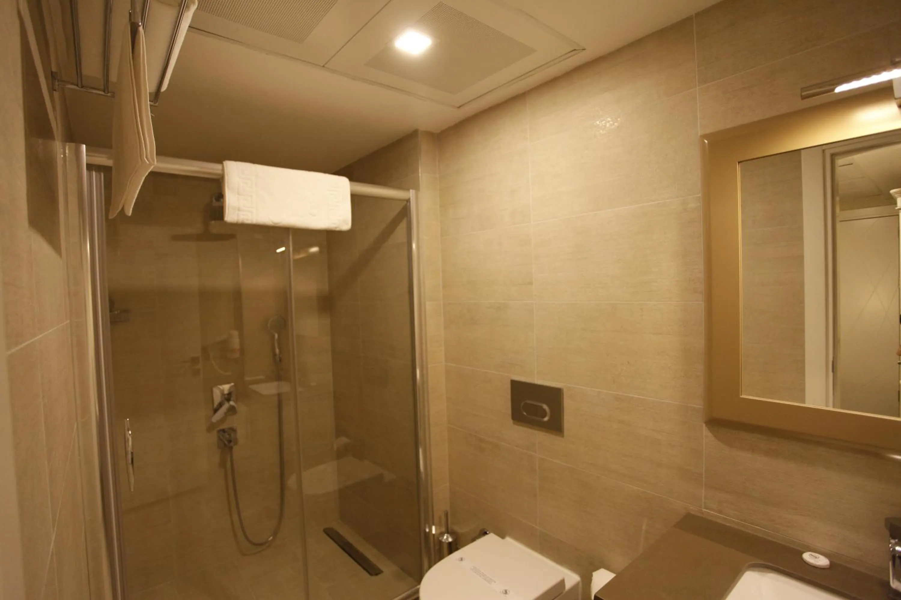 Shower in Giresun Sedef Hotel