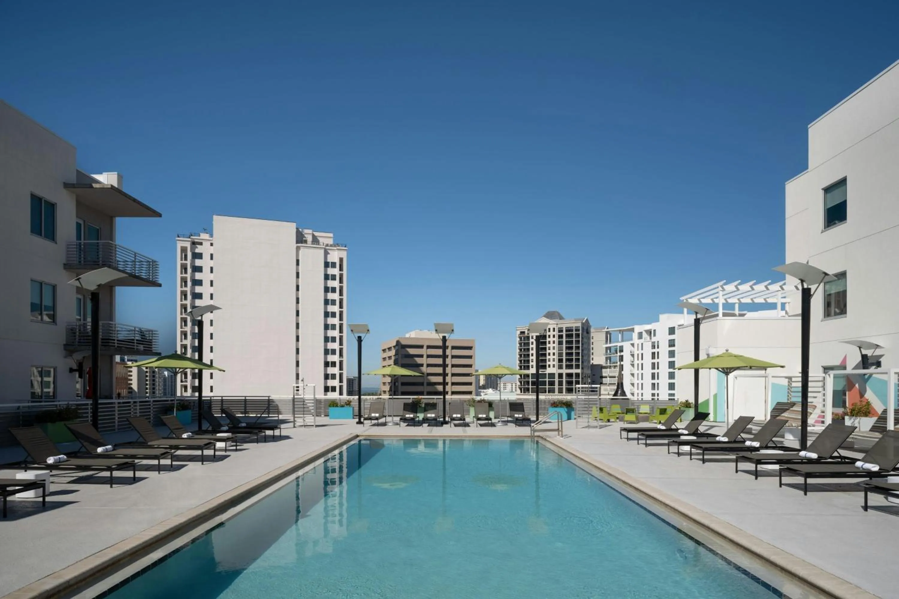 Swimming pool in Aloft Sarasota