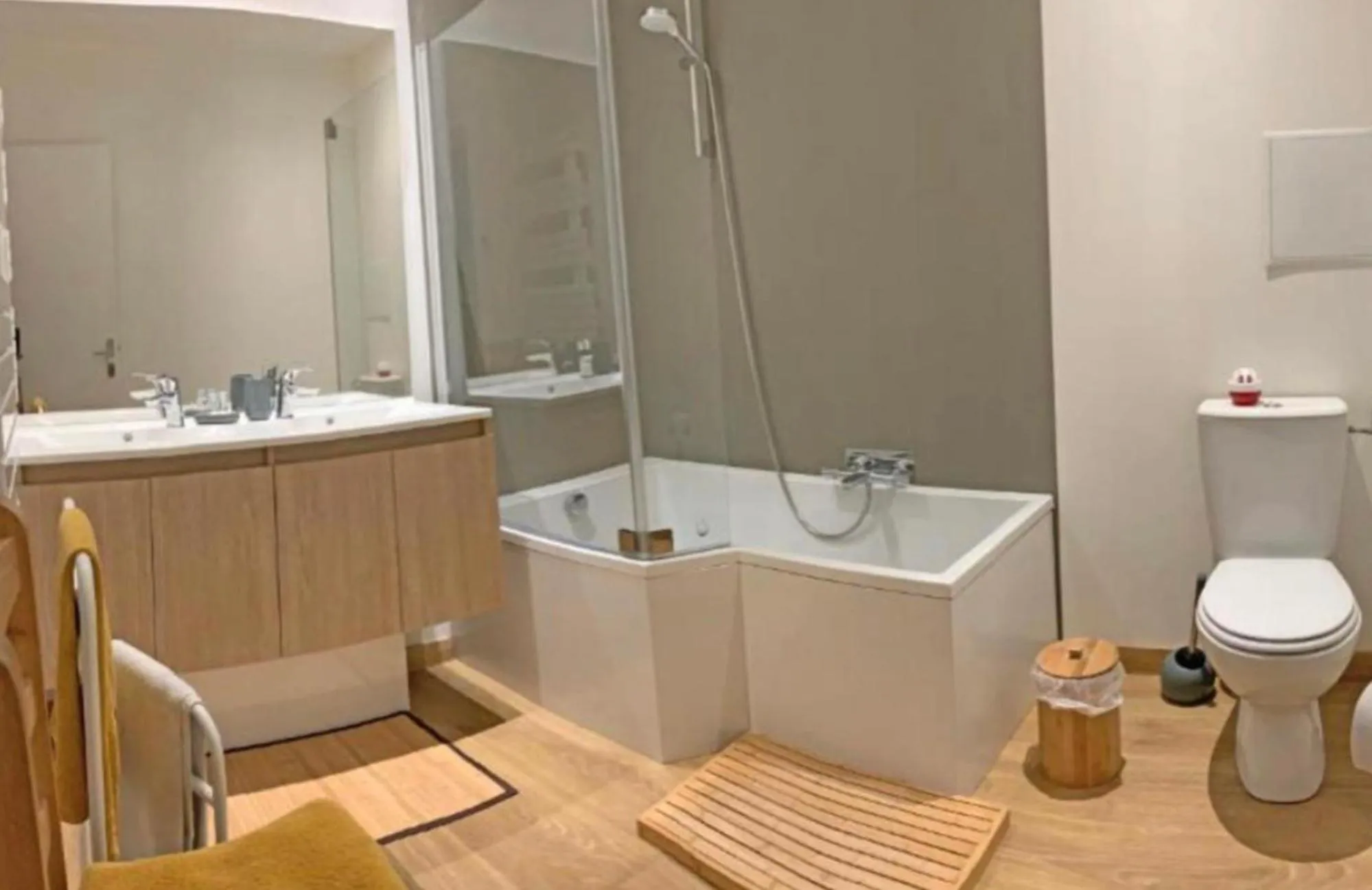 Bathroom in Les Tables Aux Vaches Raviège