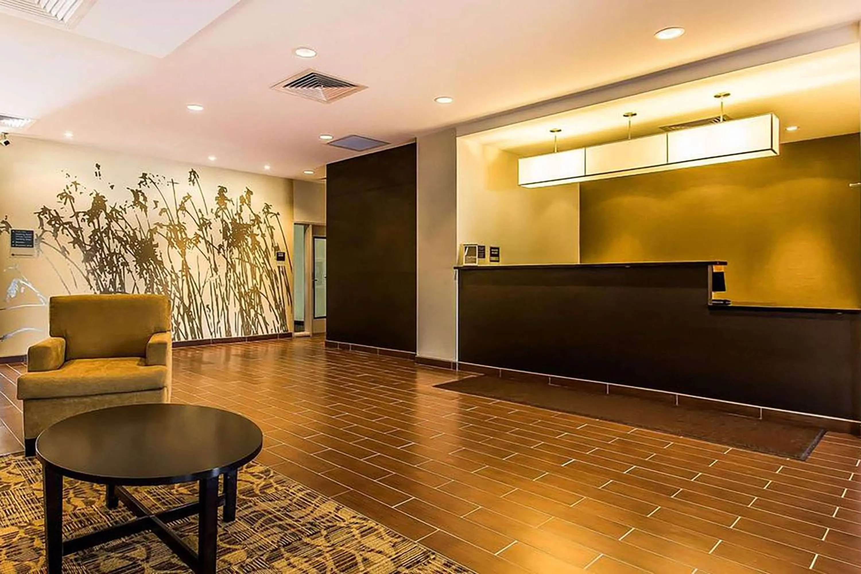 Lobby or reception in Wingate by Wyndham Jonesboro Hodge