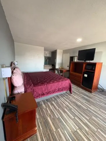 TV and multimedia in Plaza Inn