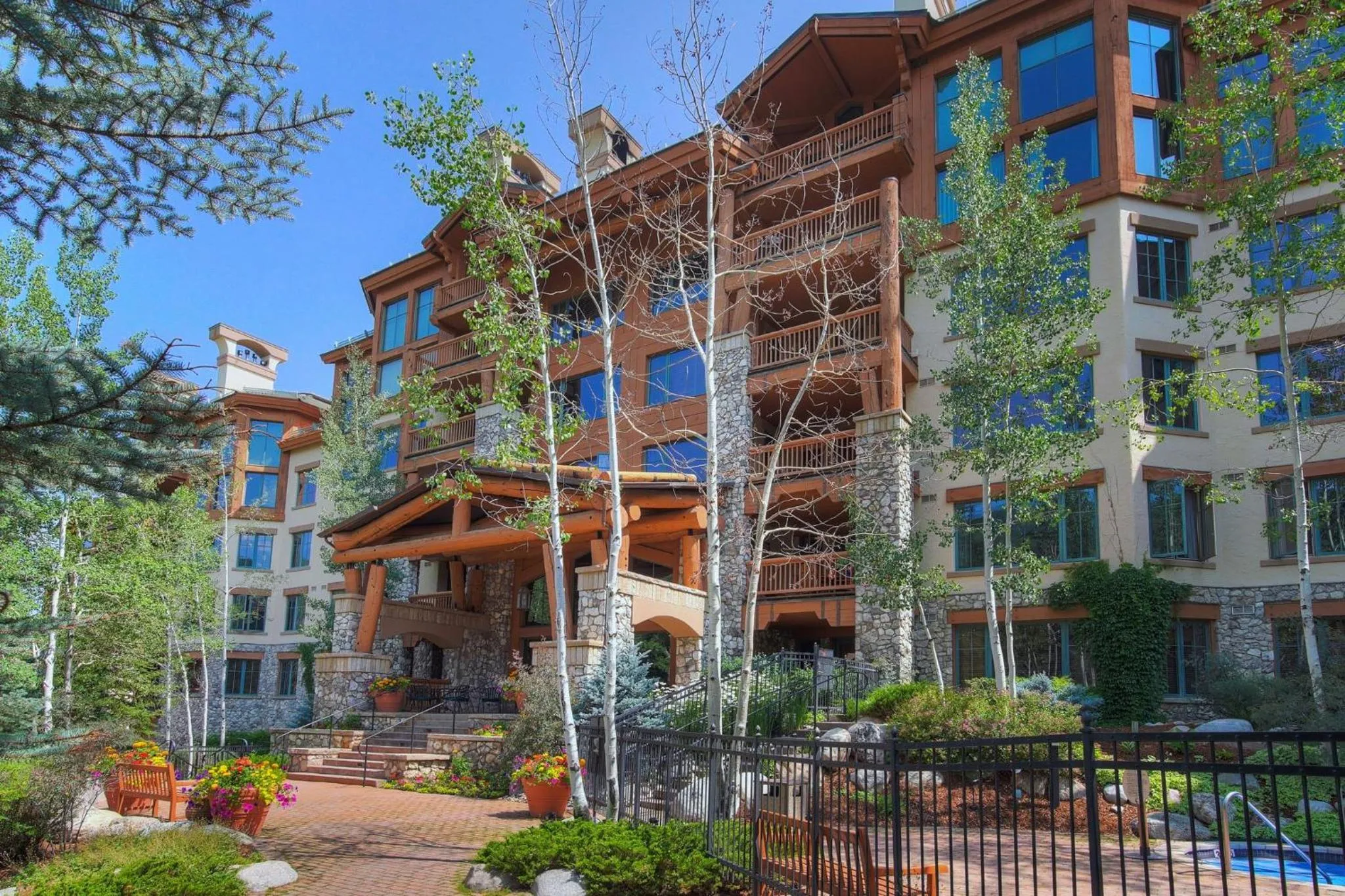 Property building in Elkhorn Lodge, A Vail Resorts Property