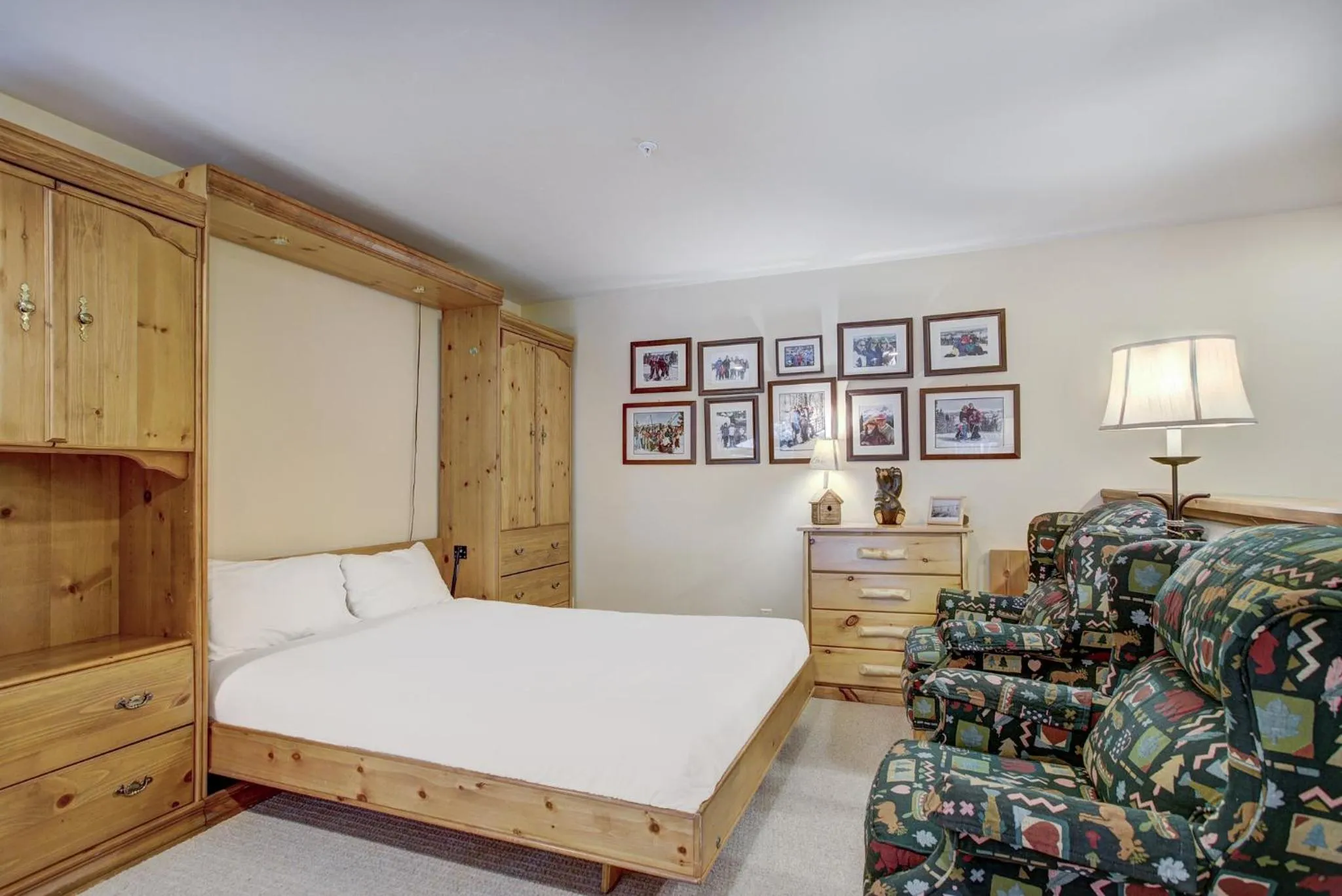 Bedroom, Bed in Elkhorn Lodge